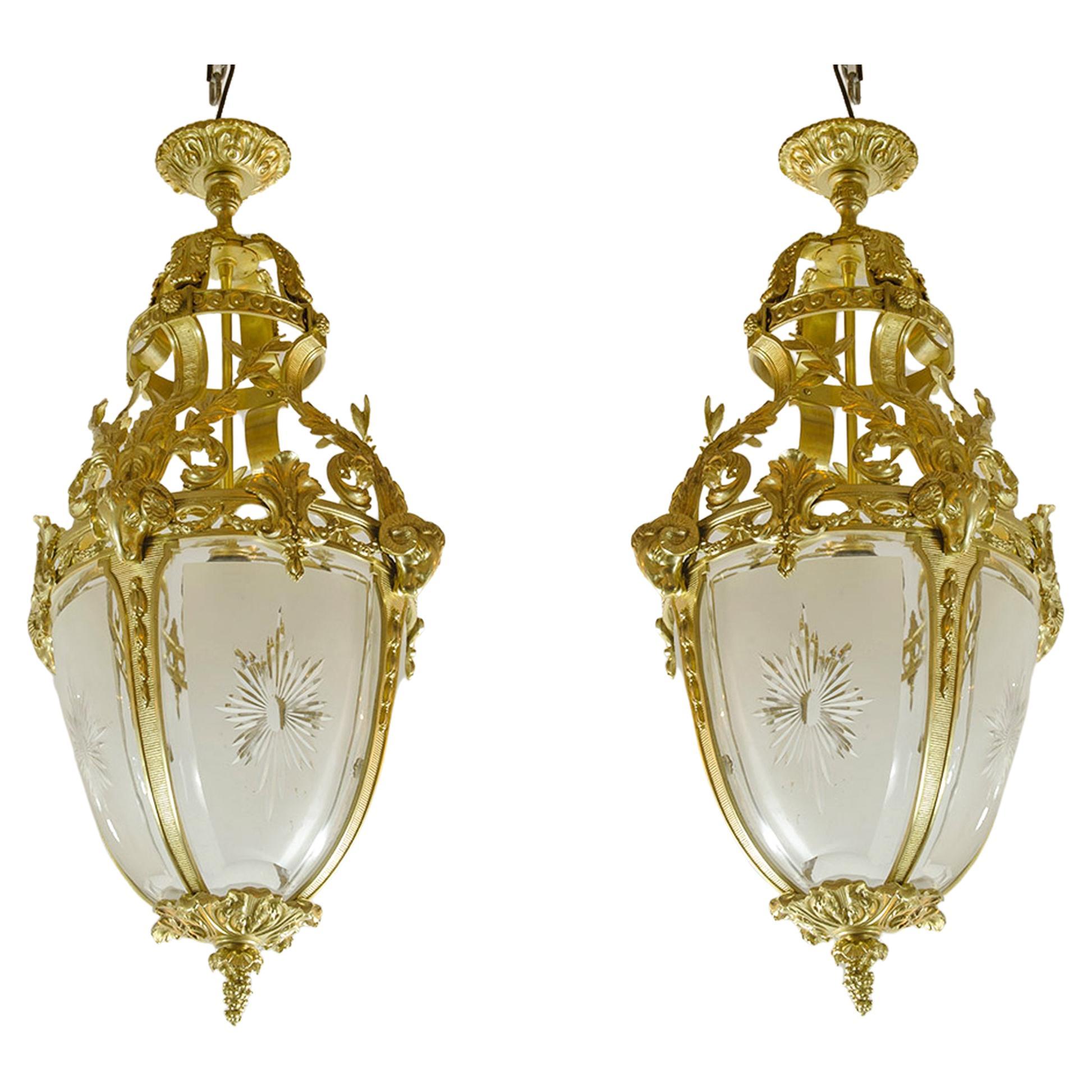 Pair of 20th Century French Gilt Bronze and Glass Farole-Like Ceiling Lamps For Sale