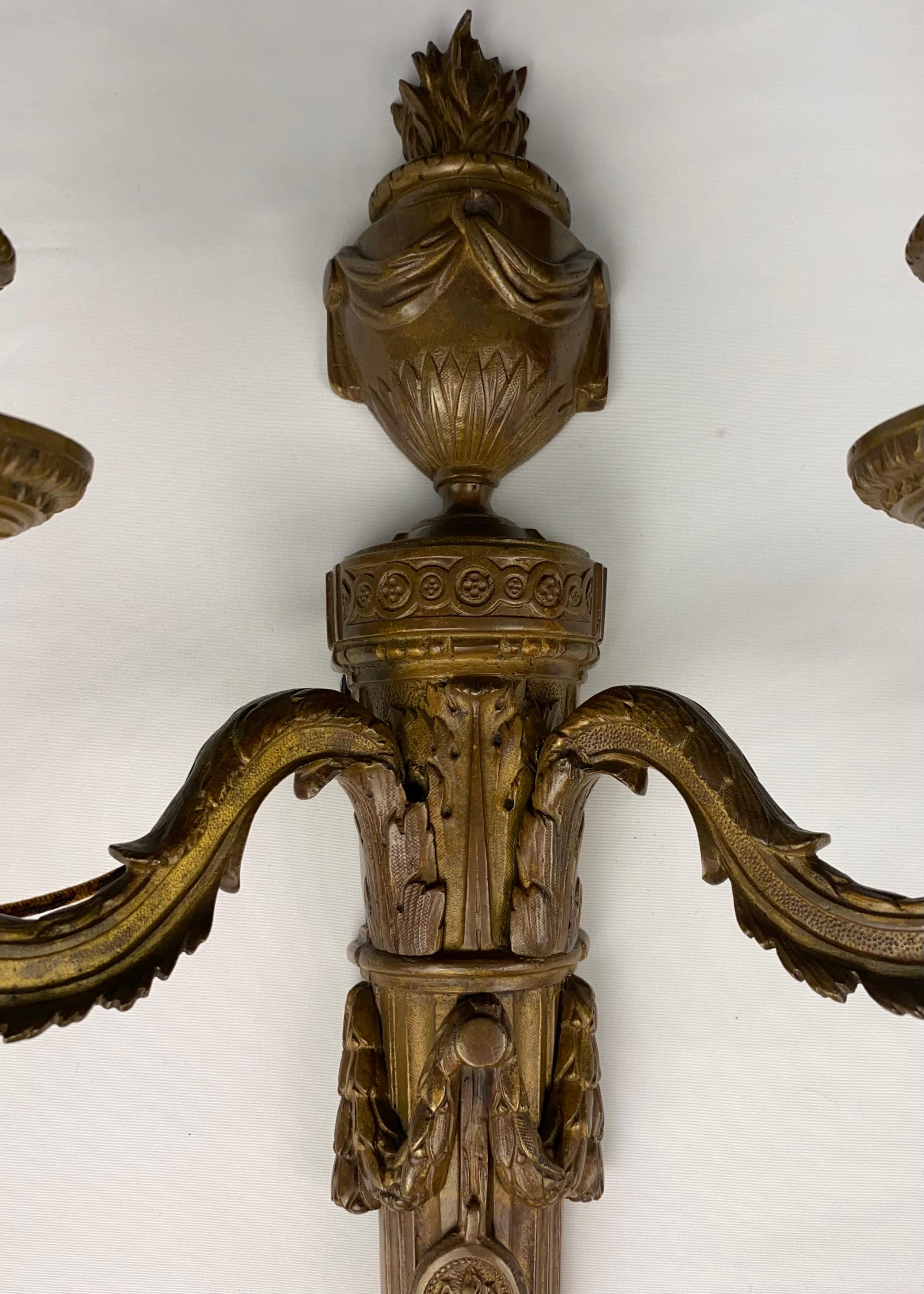 Pair of French Late 18th Century Louis XVI Style Bronze Sconces 3
