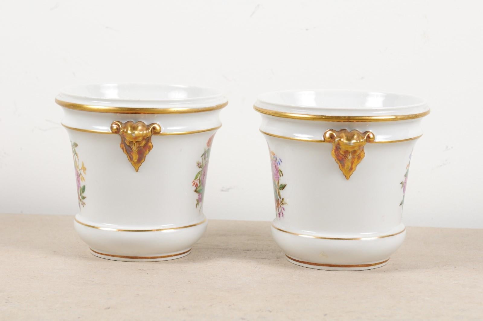 Pair of French Late 18th Century Paris Porcelain Cachepots with Floral Décor For Sale 11
