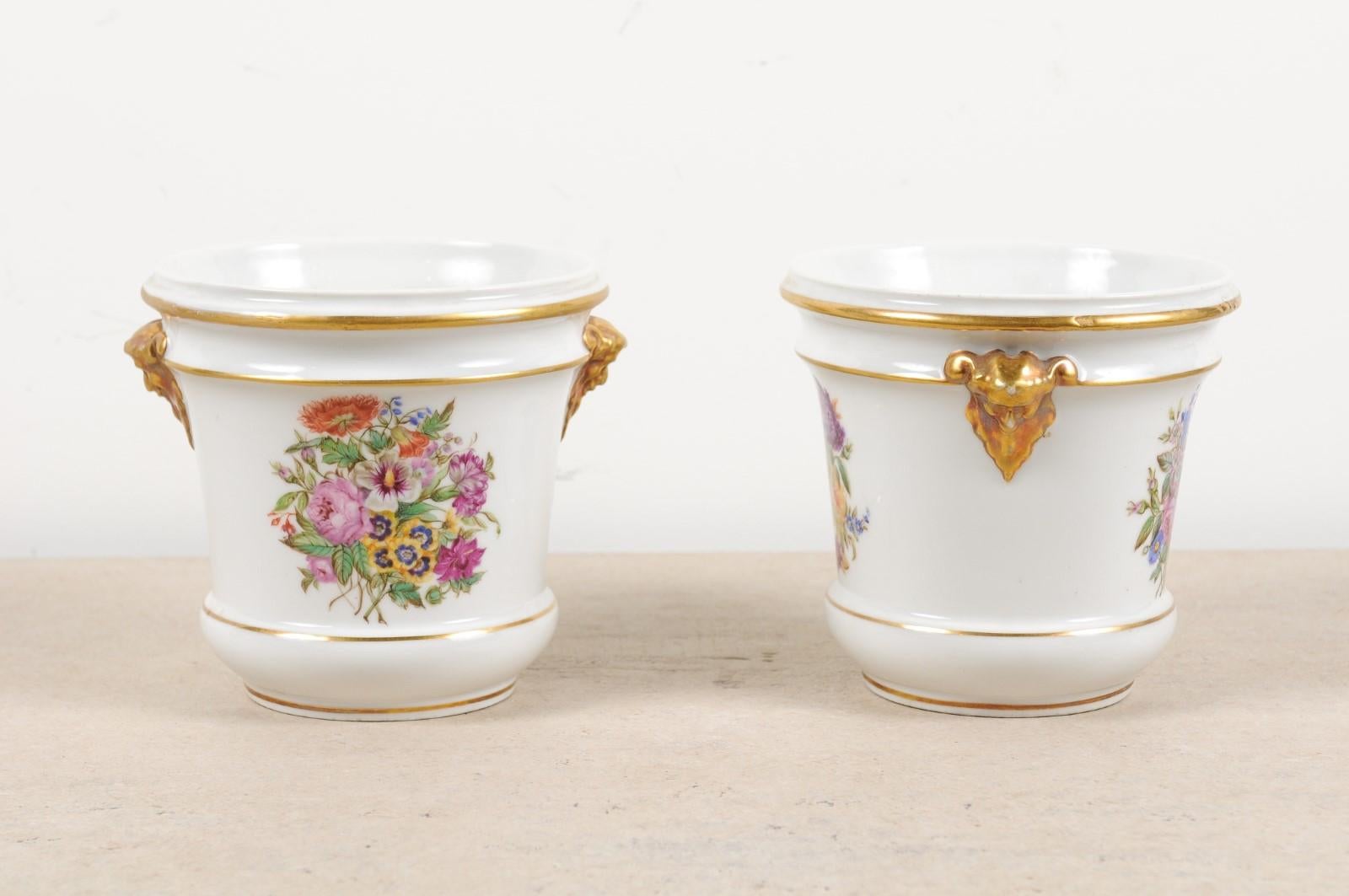 Pair of French Late 18th Century Paris Porcelain Cachepots with Floral Décor For Sale 4