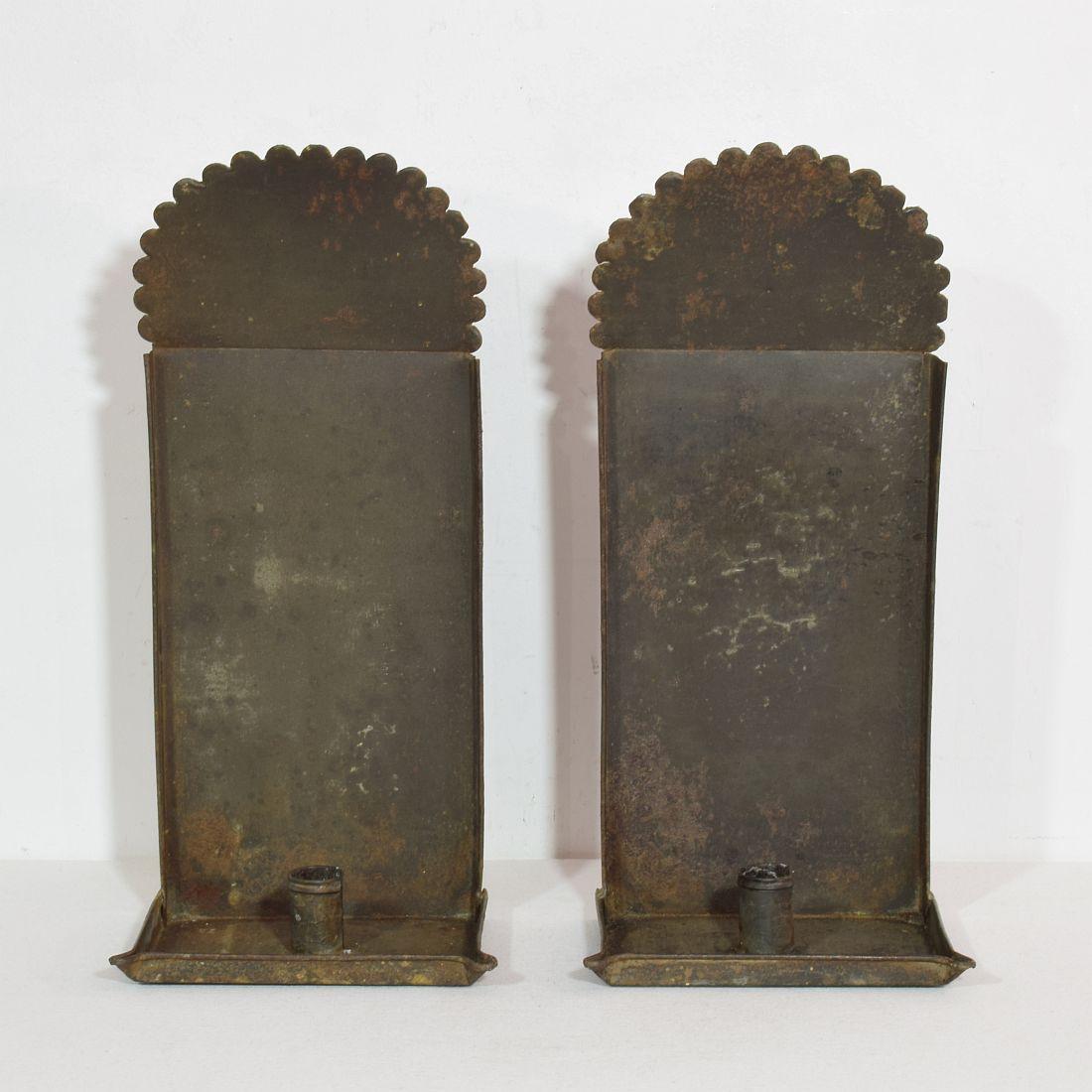 Pair of French, Late 18th, Early 19th Century Iron Wall Candleholders In Good Condition In Buisson, FR