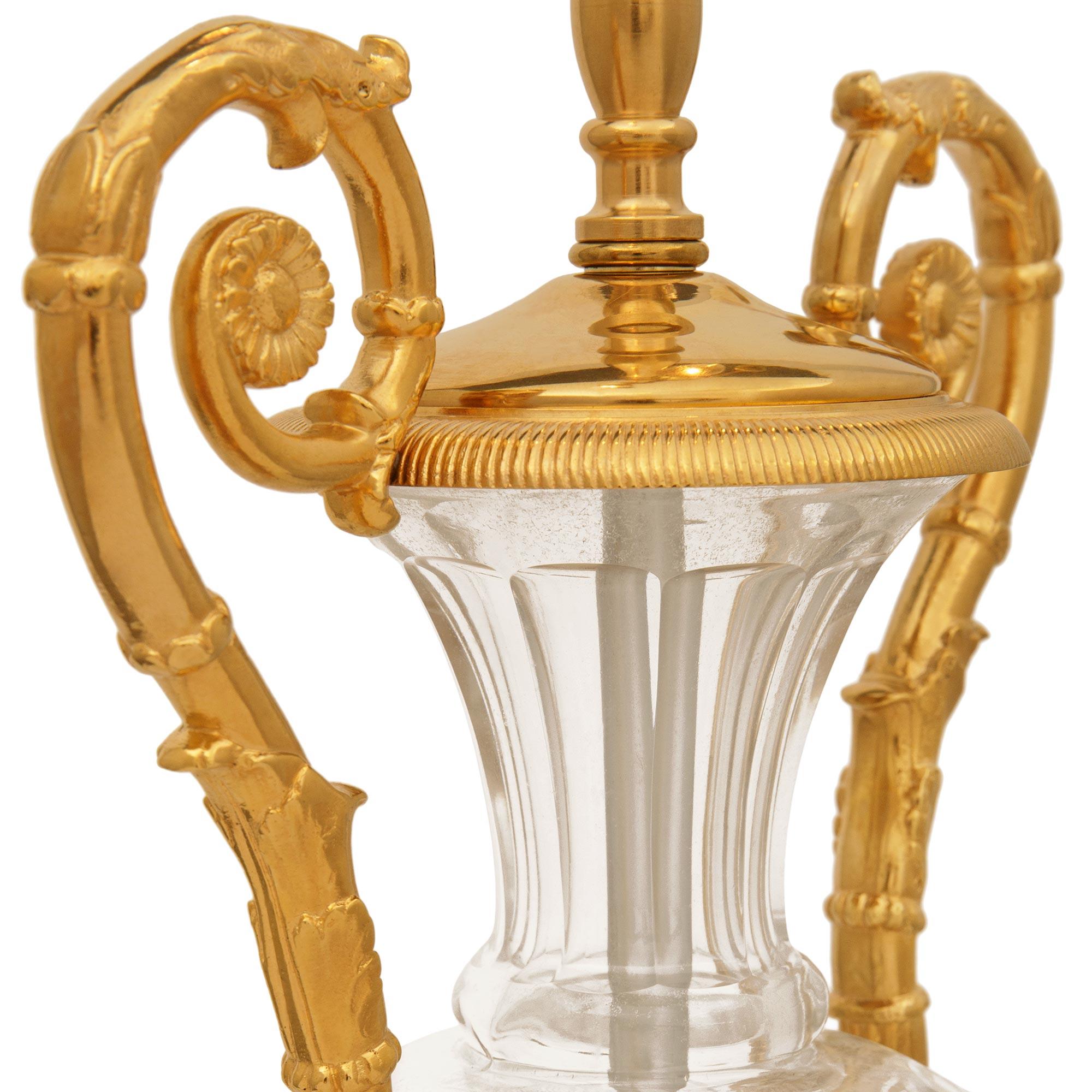 coppia di lampade francesi della fine del XIX secolo di Charles X in cristallo e ormeggio In condizioni buone in vendita a West Palm Beach, FL