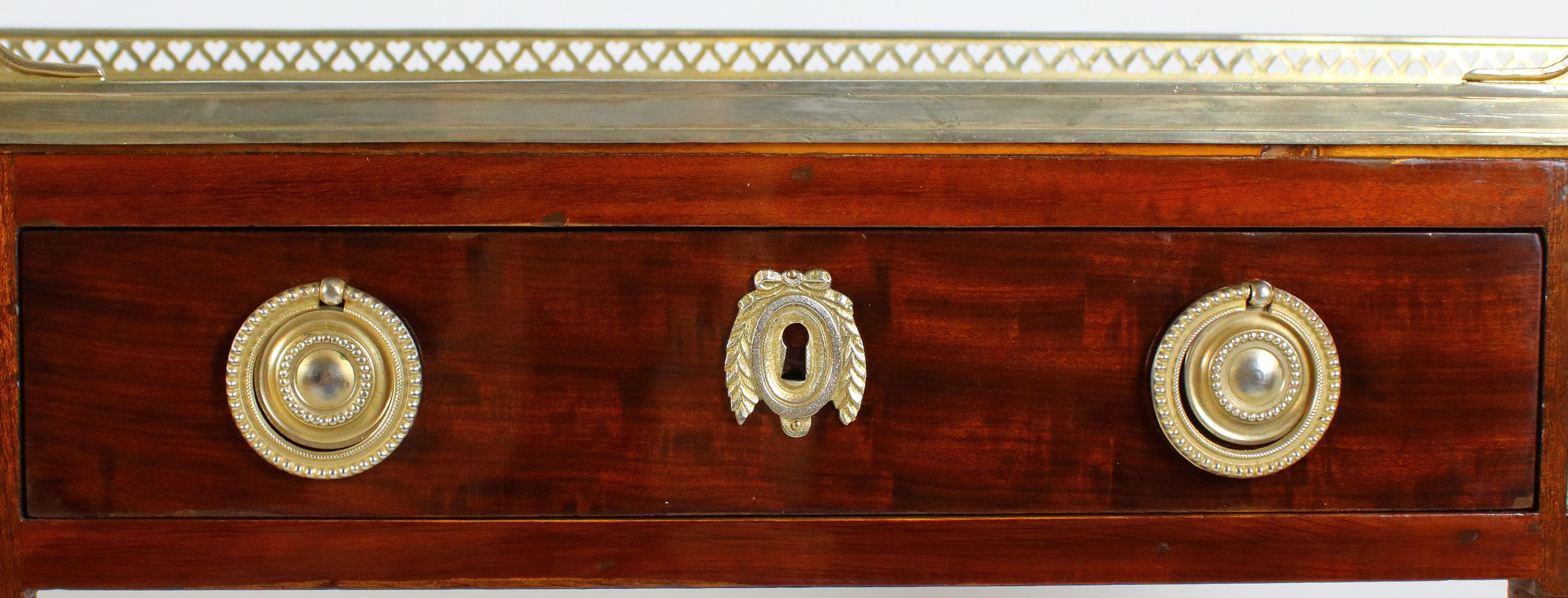 Paire de tables consoles Demilune de style Directoire de la fin du 19e siècle en vente 1
