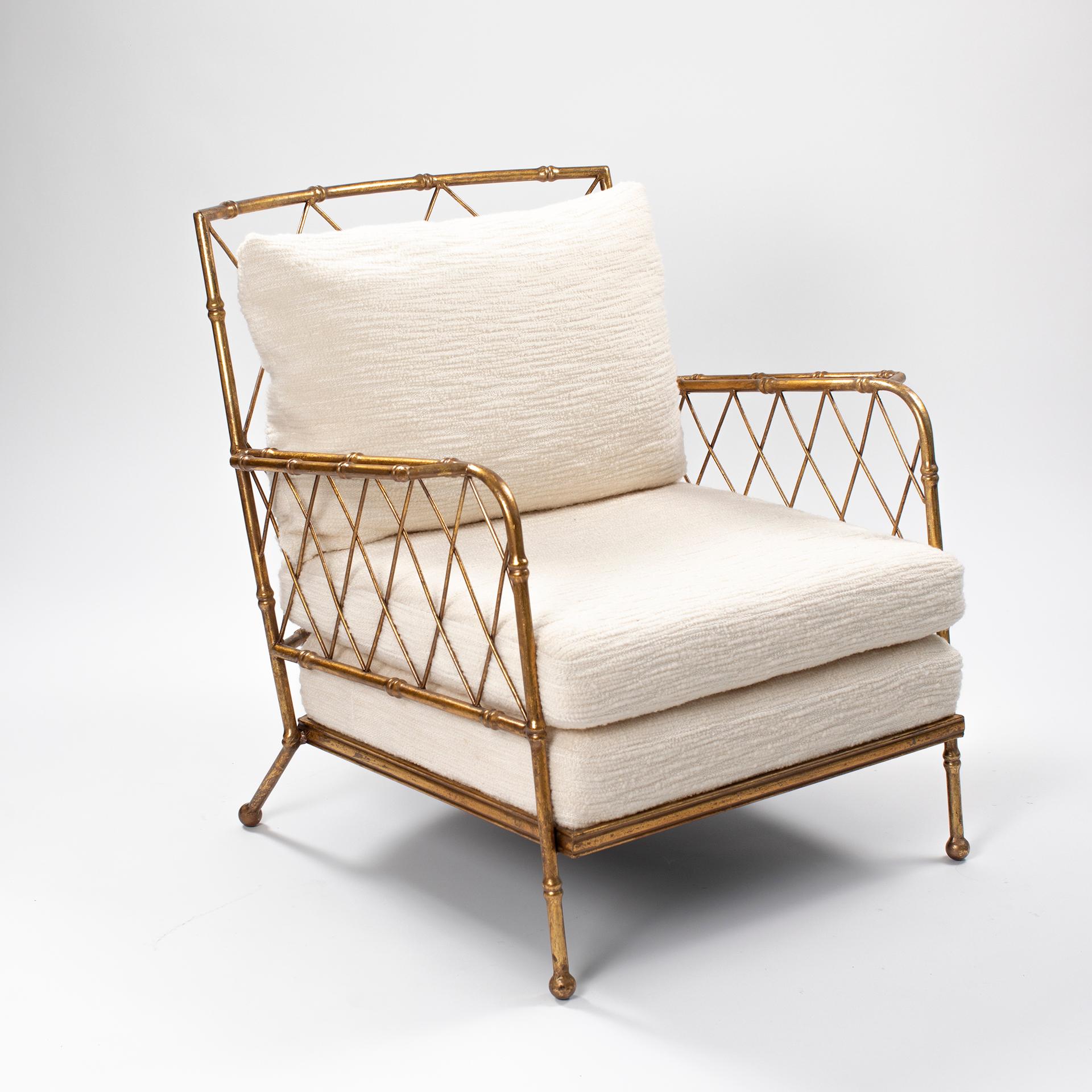 Light-footed and stylish armchairs in bamboo design.
The seat and back cushions have been renewed with an offwhite Bouclé by Larsen
The matte wool Bouclé complements the golden-brown patina very well.
The boucle has a light structure and gives the