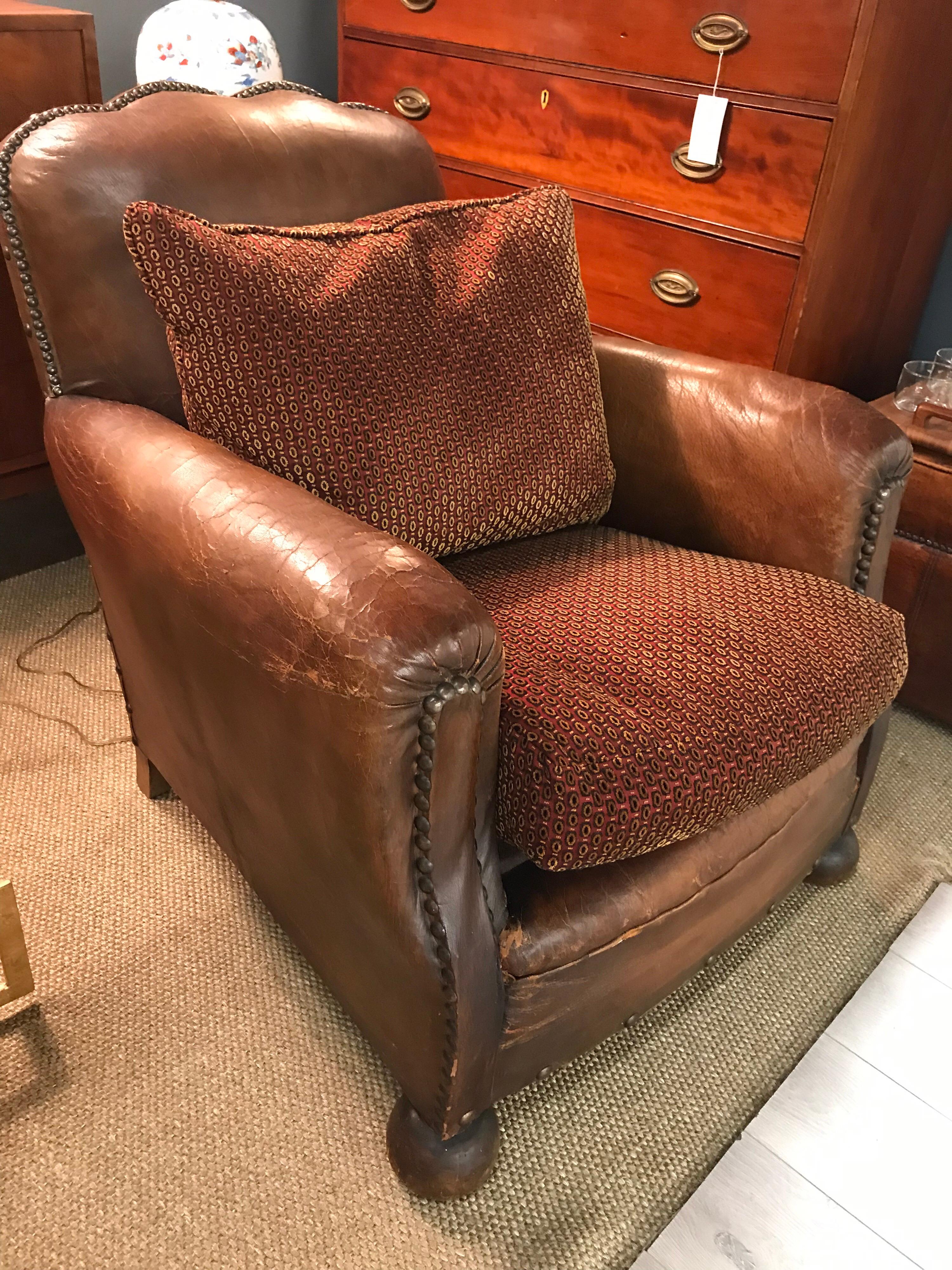 Pair of French Leather Cigar Club Chairs Armchairs In Distressed Condition In West Hartford, CT