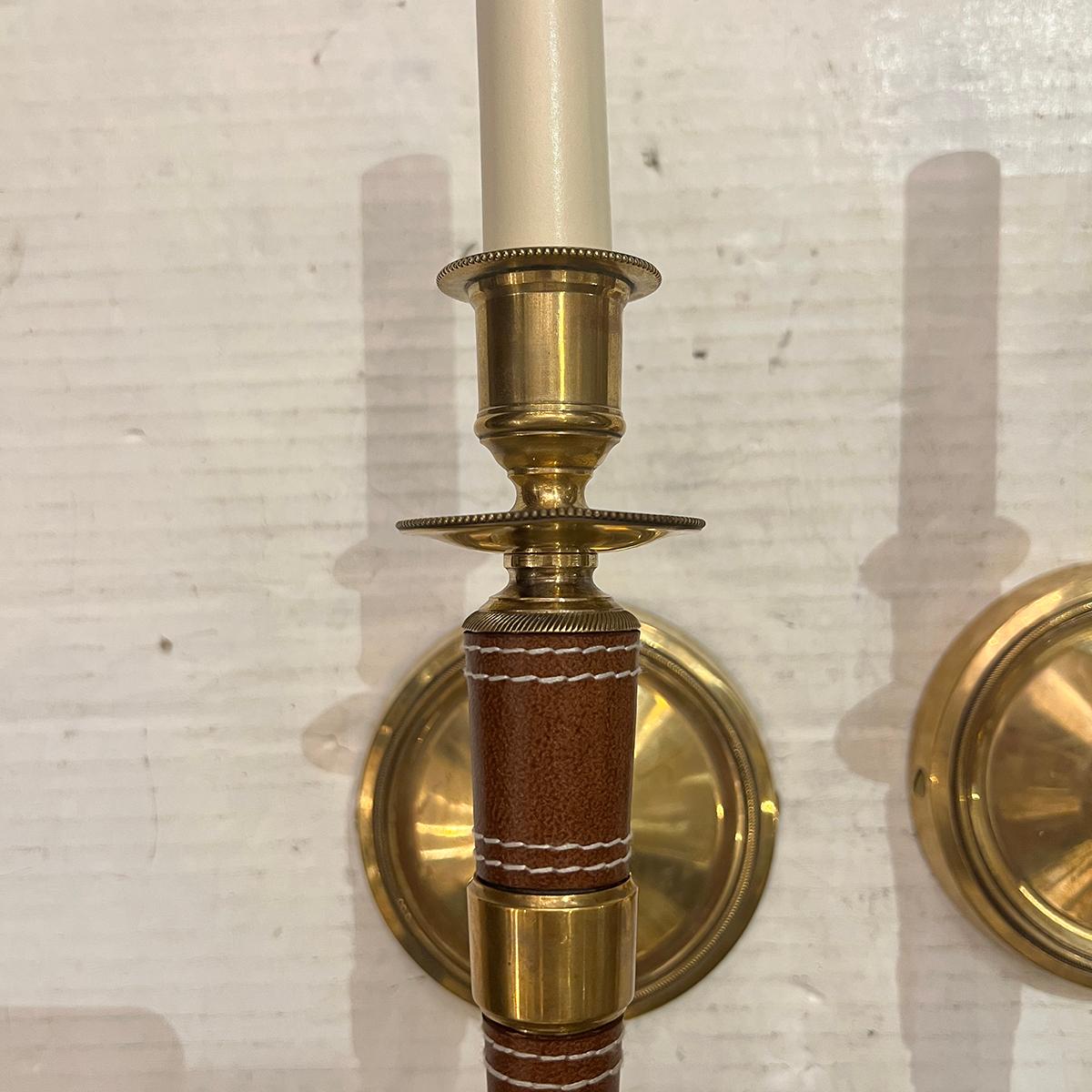 Dorato Coppia di lampade francesi in pelle in vendita