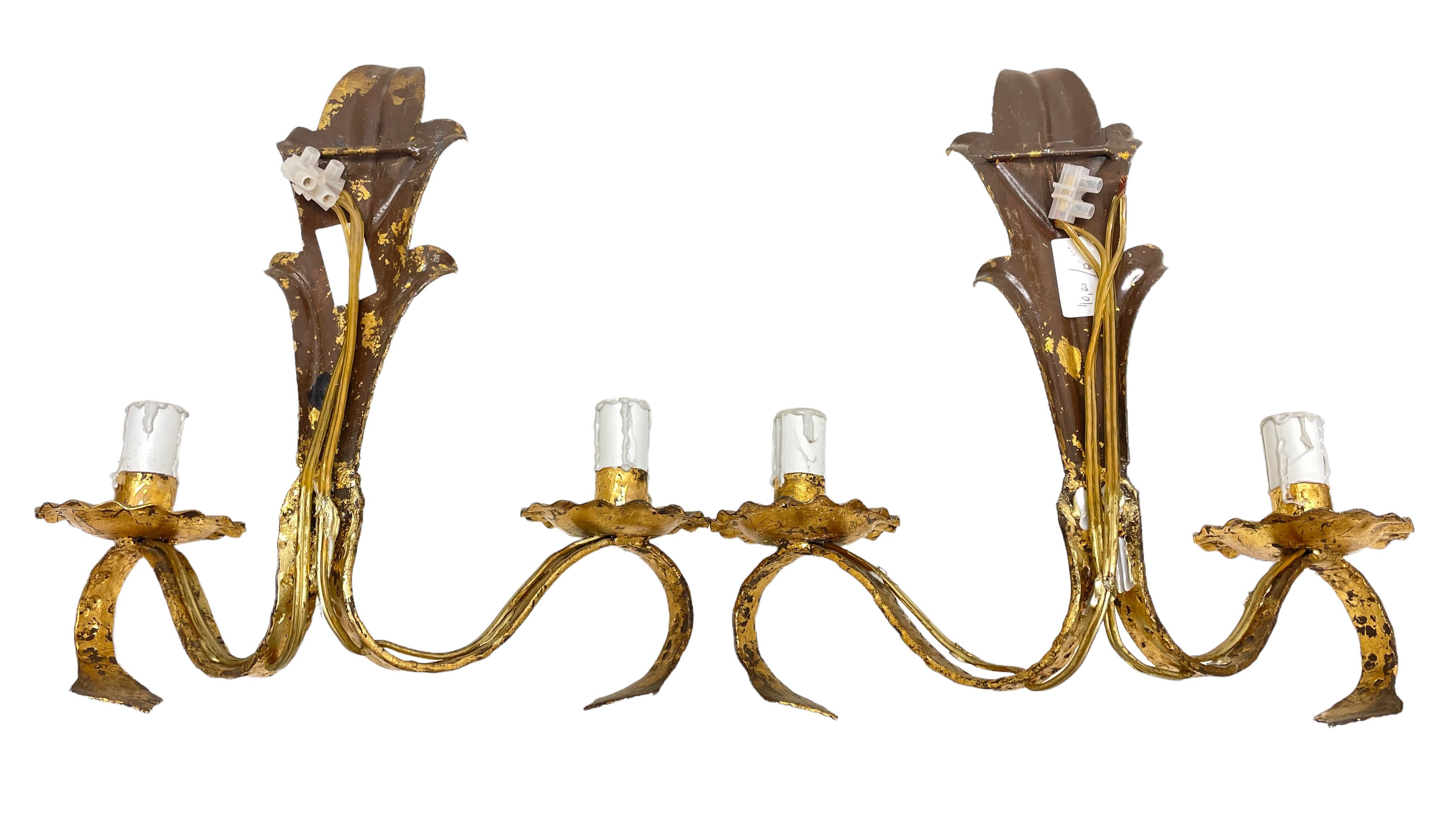 Pair of French Lily Style Gilt Iron Tole Sconces Gilded Metal, Belgium, 1960s For Sale 2