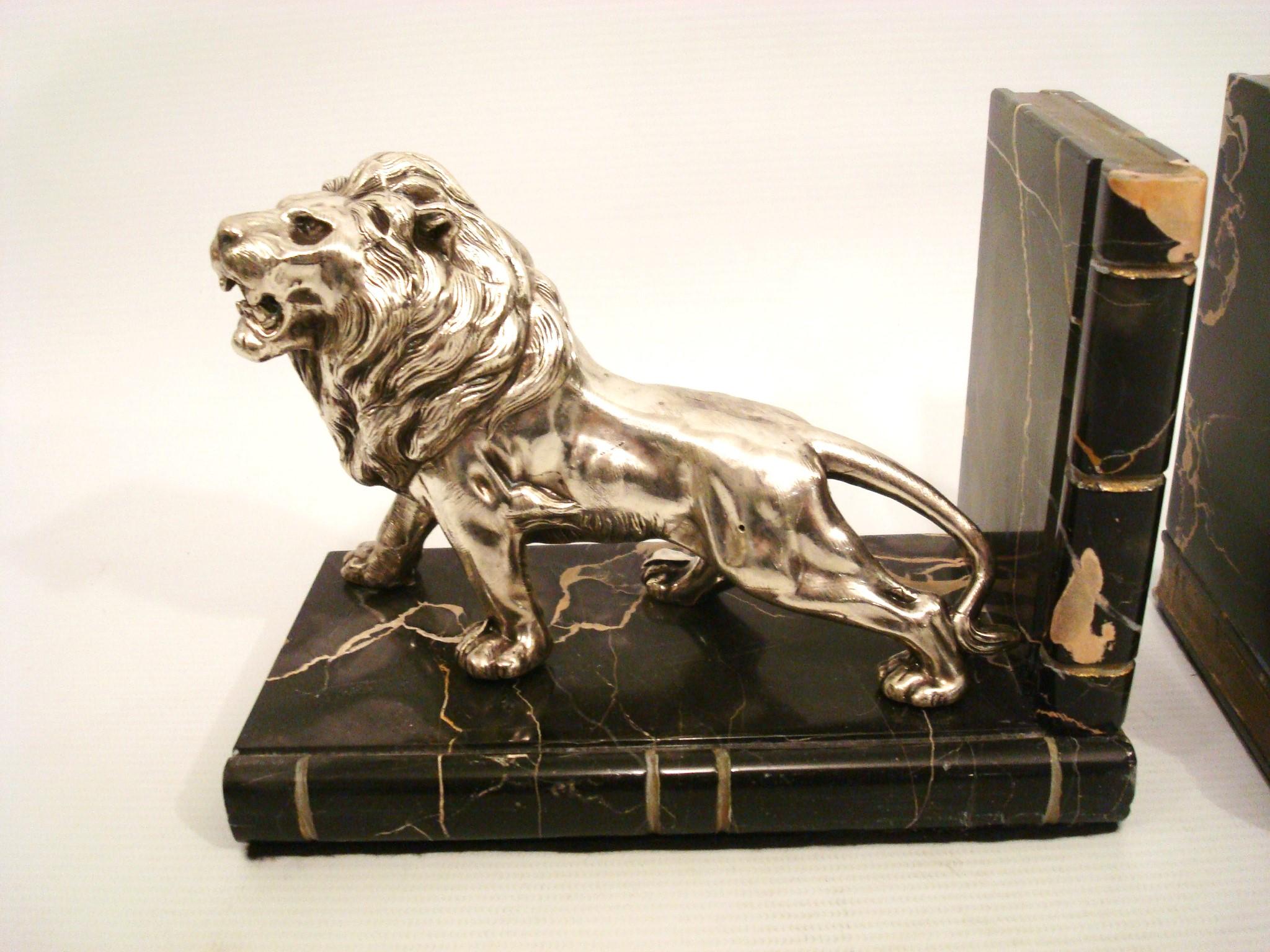 Argentato Coppia di fermalibri francesi con leone e tigre in vendita