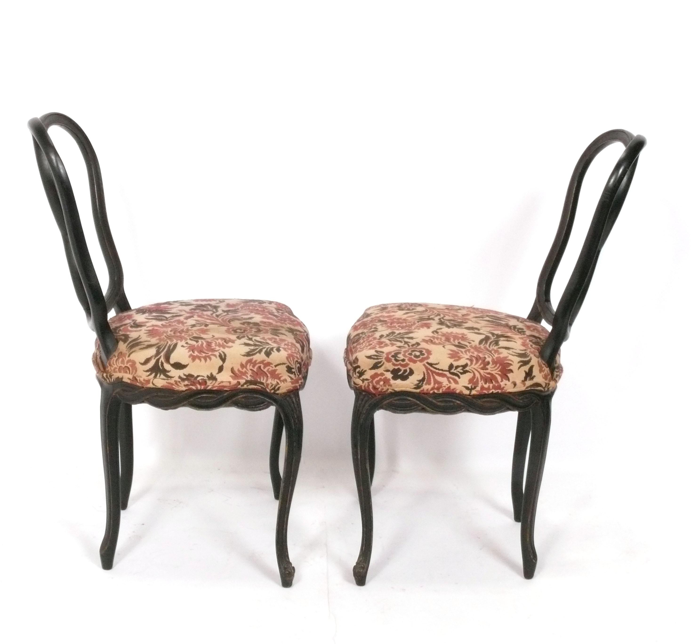 Hollywood Regency Paire de chaises françaises à dossier Looping Style Frances Elkins Refinished Reupholstered en vente