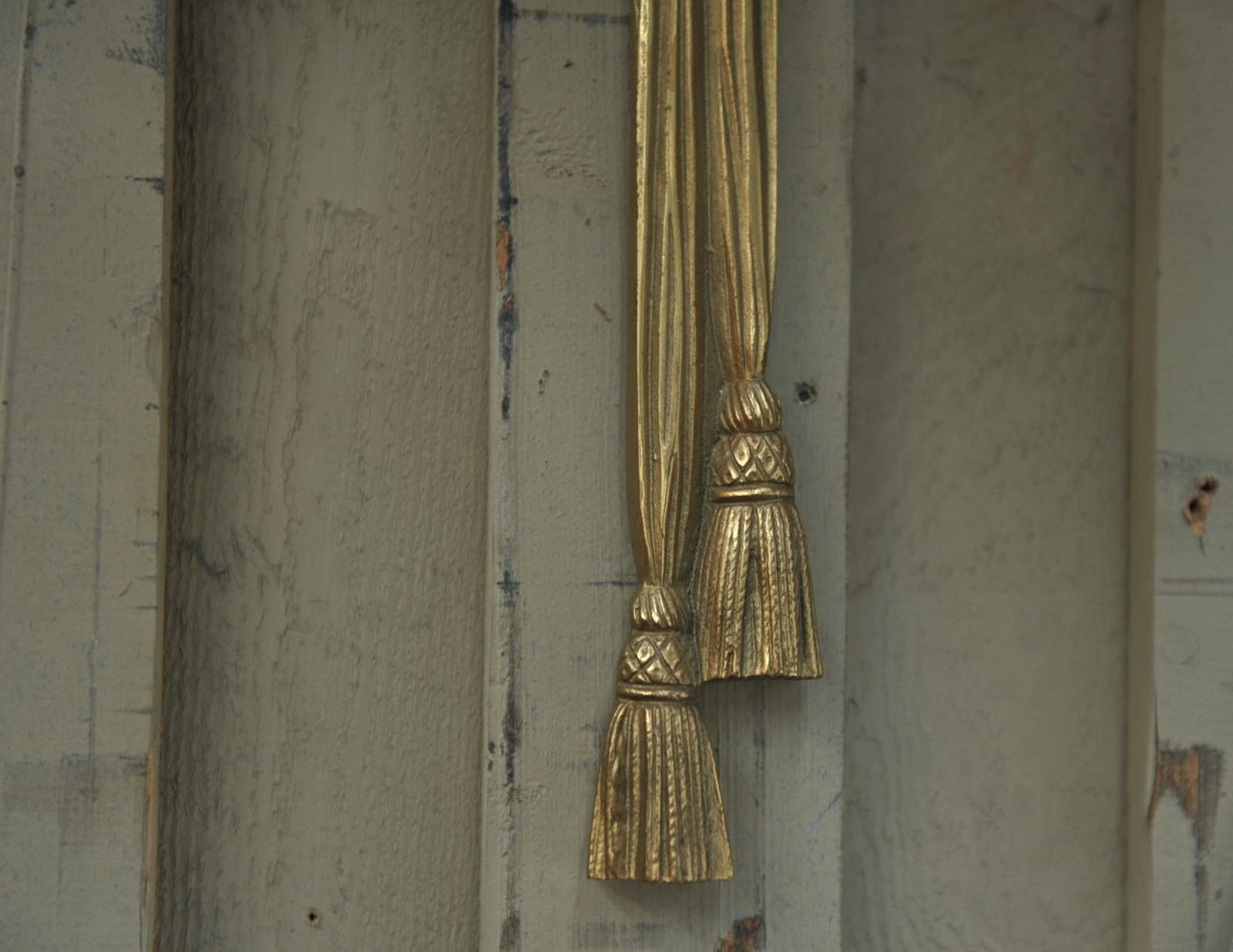 Pair of French Louis XVI Style Bronze Wall Sconces, circa 1920 In Good Condition For Sale In Roubaix, FR