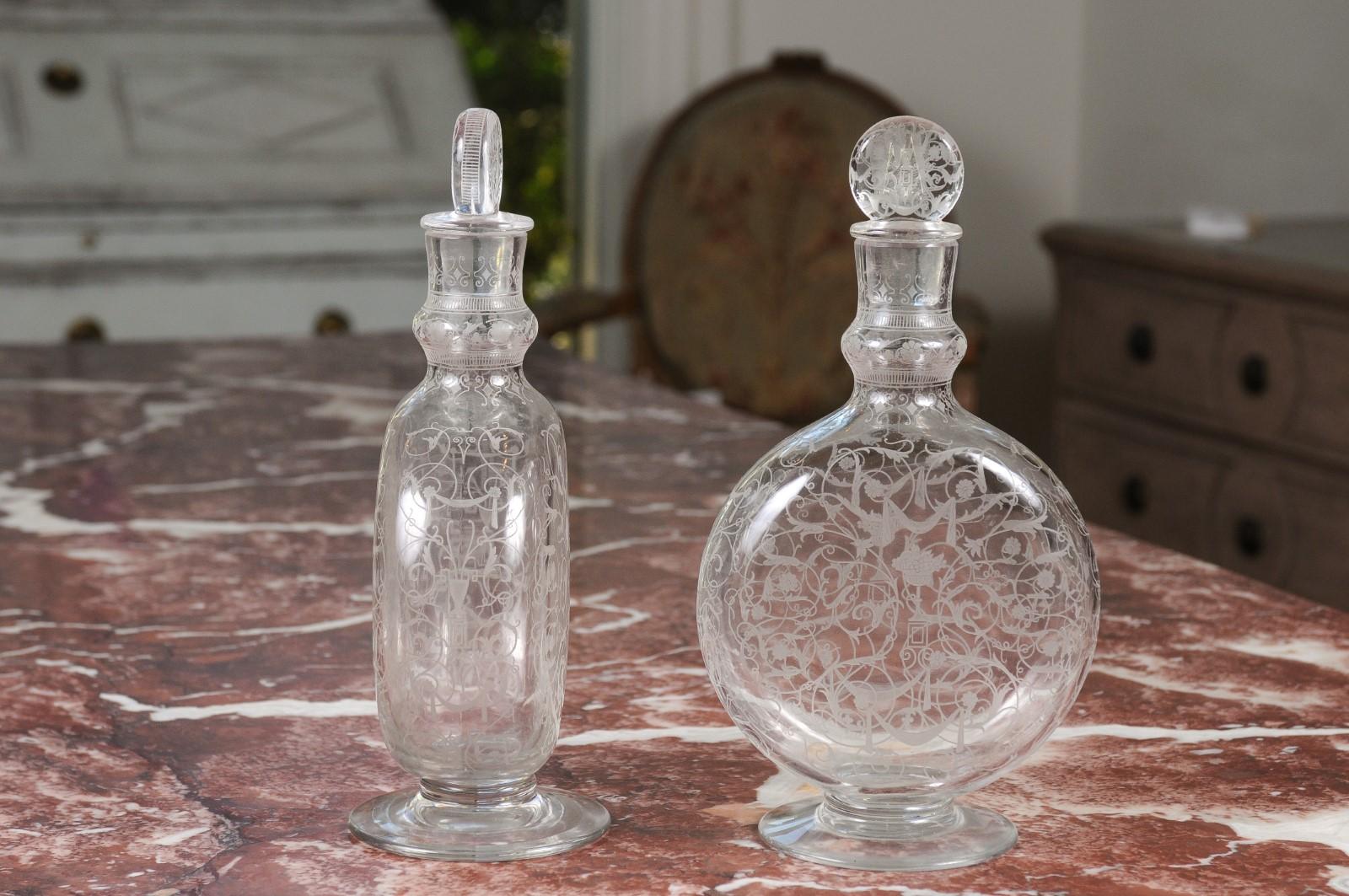 Pair of French Louis-Philippe 1830s Baccarat Crystal Carafes with Etched Decor 2