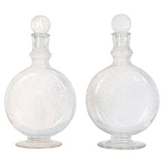 Paar französische Louis-Philippe-Karaffen aus Baccarat-Kristall von 1830 mit geätztem Dekor