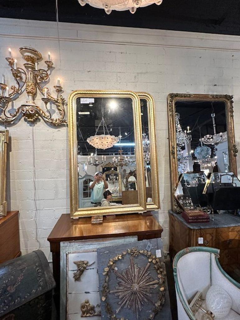 Paire de miroirs français Louis Philippe à feuilles d'or en vente 1