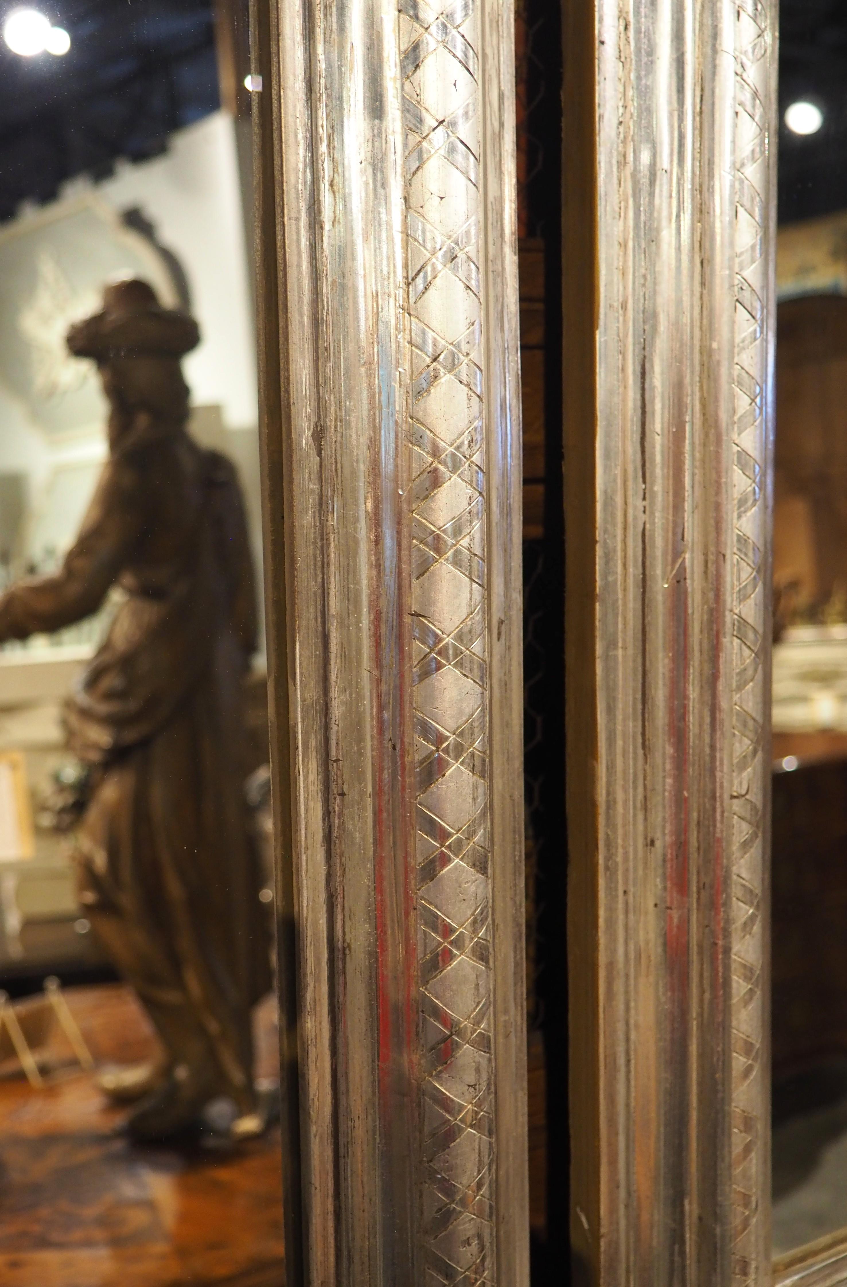 Paire de miroirs à feuilles d'argent de style Louis Philippe avec décor en X en vente 2