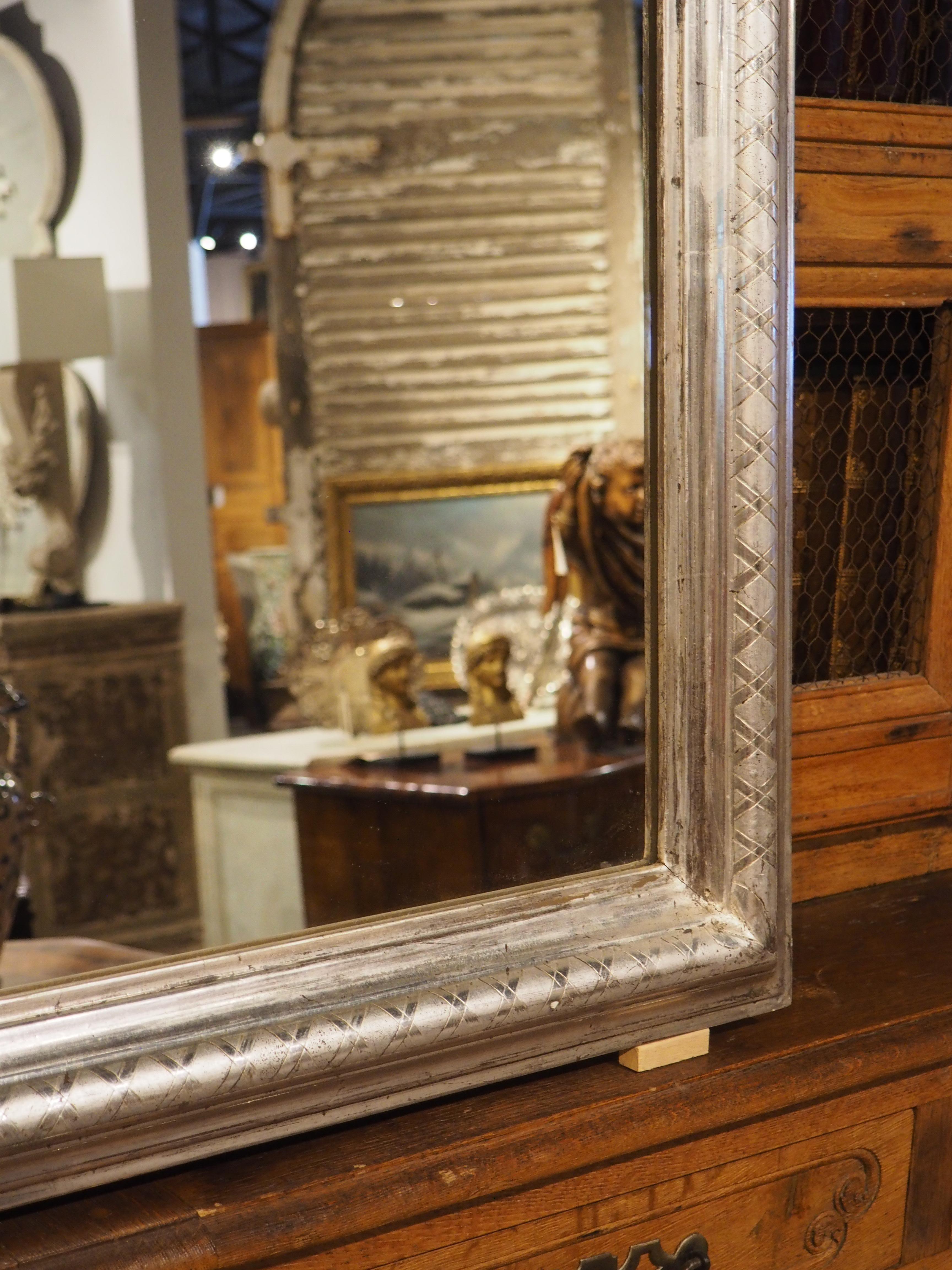 Paire de miroirs à feuilles d'argent de style Louis Philippe avec décor en X en vente 4