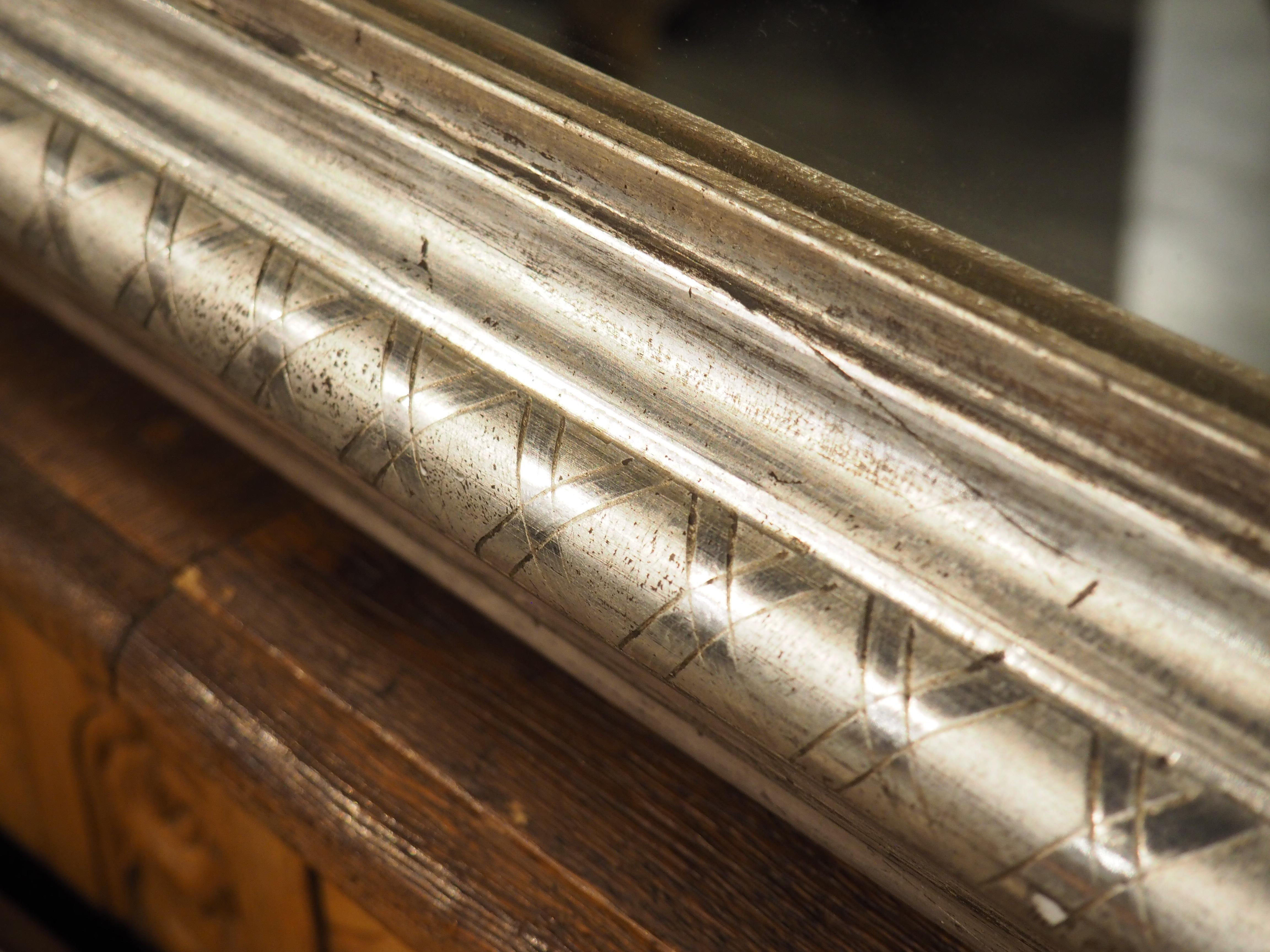 Paire de miroirs à feuilles d'argent de style Louis Philippe avec décor en X en vente 8