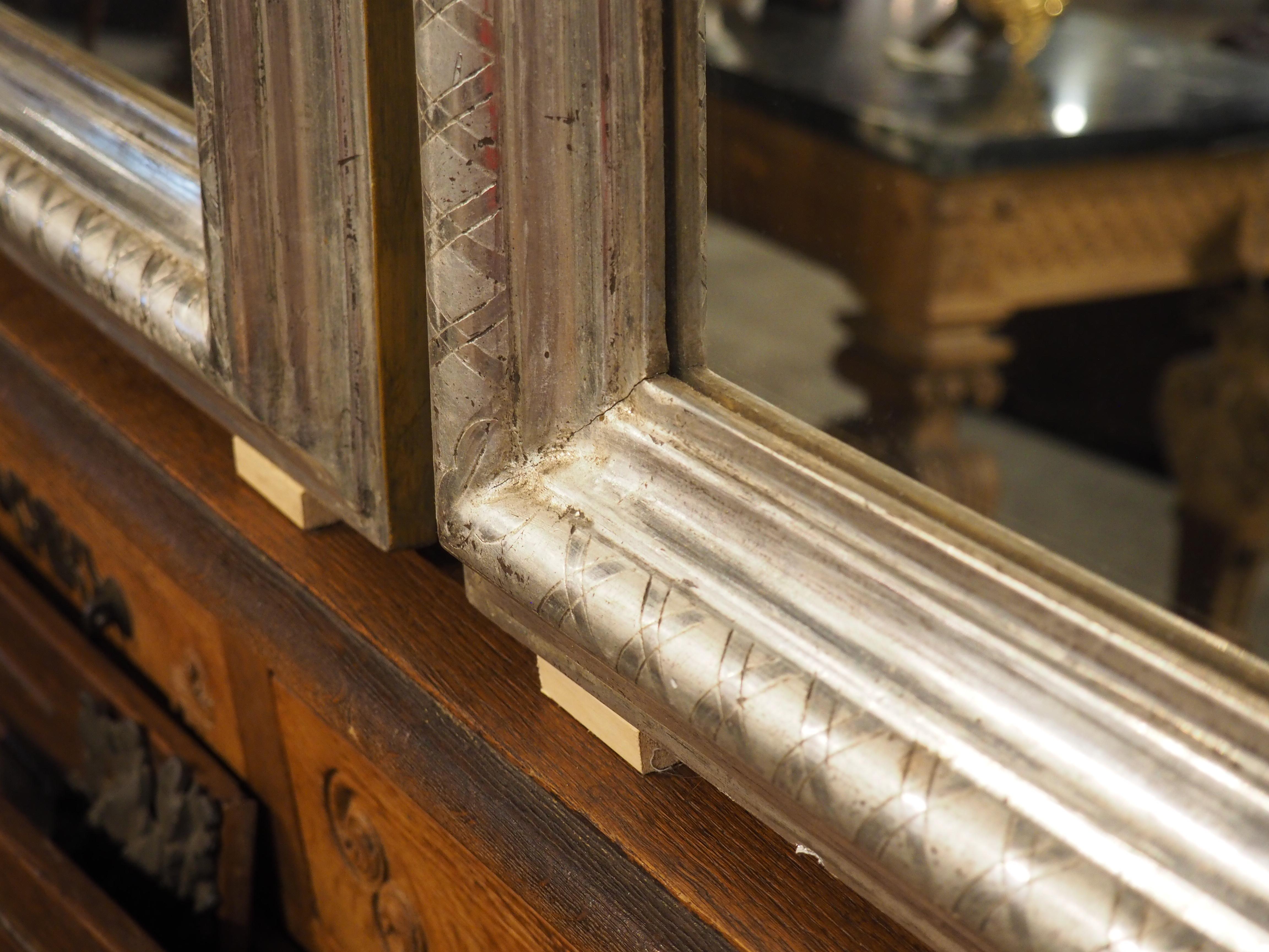Paire de miroirs à feuilles d'argent de style Louis Philippe avec décor en X en vente 9