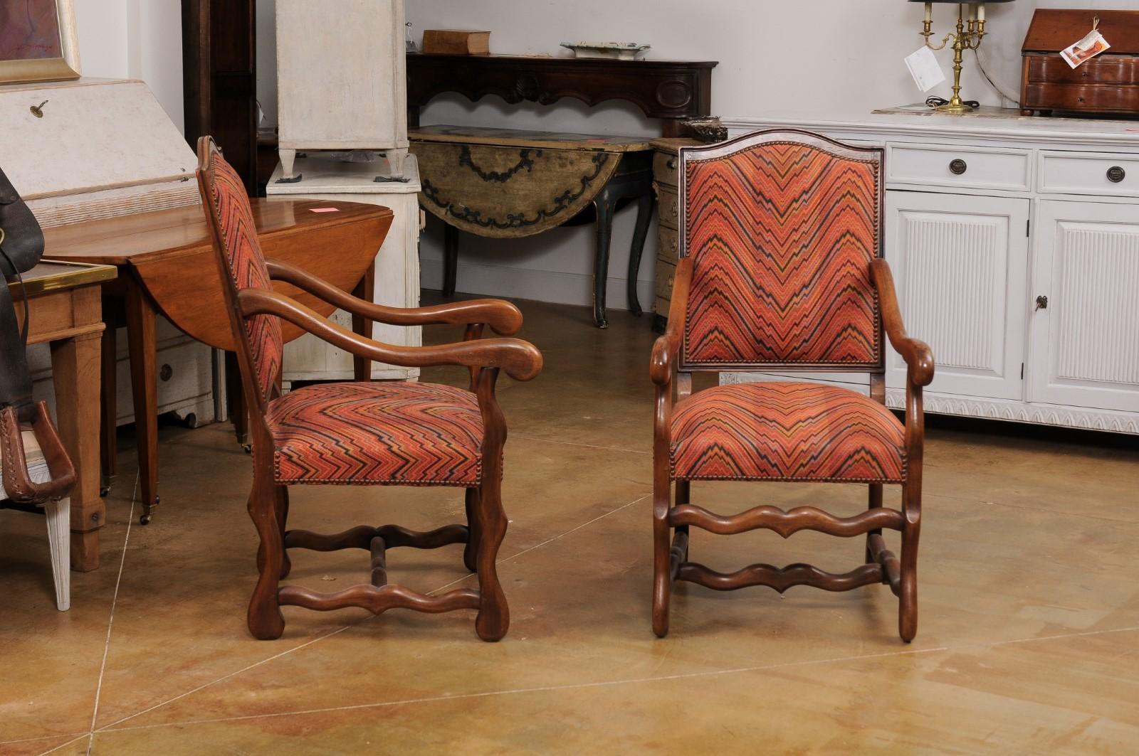 Pair of French Louis XIII Style 1900s Camelback Fauteuils with Os de Mouton Base 1