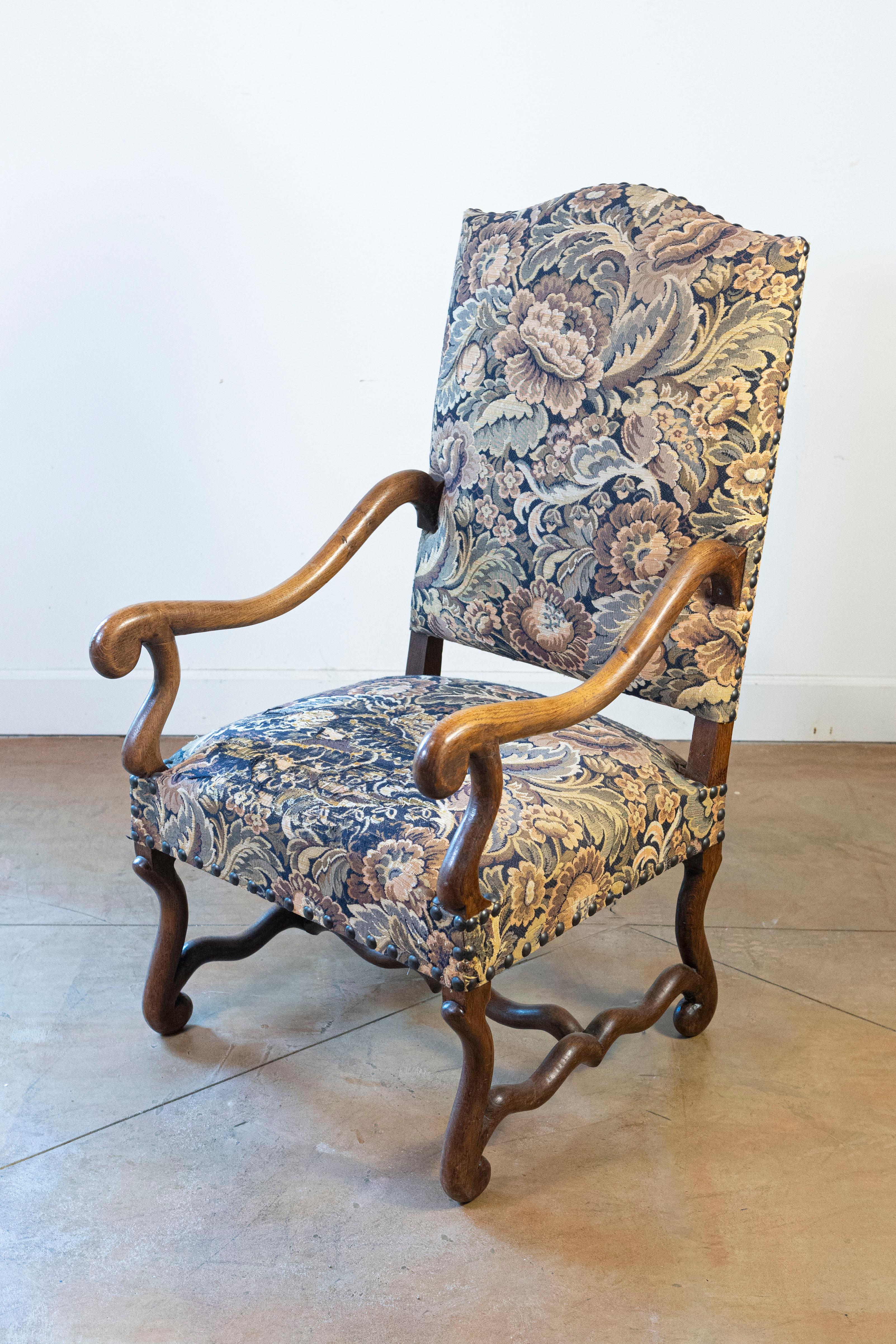 Pareja de Fauteuils de Madera Franceses Estilo Luis XIII Siglo XIX Os de Mouton Tallado en venta