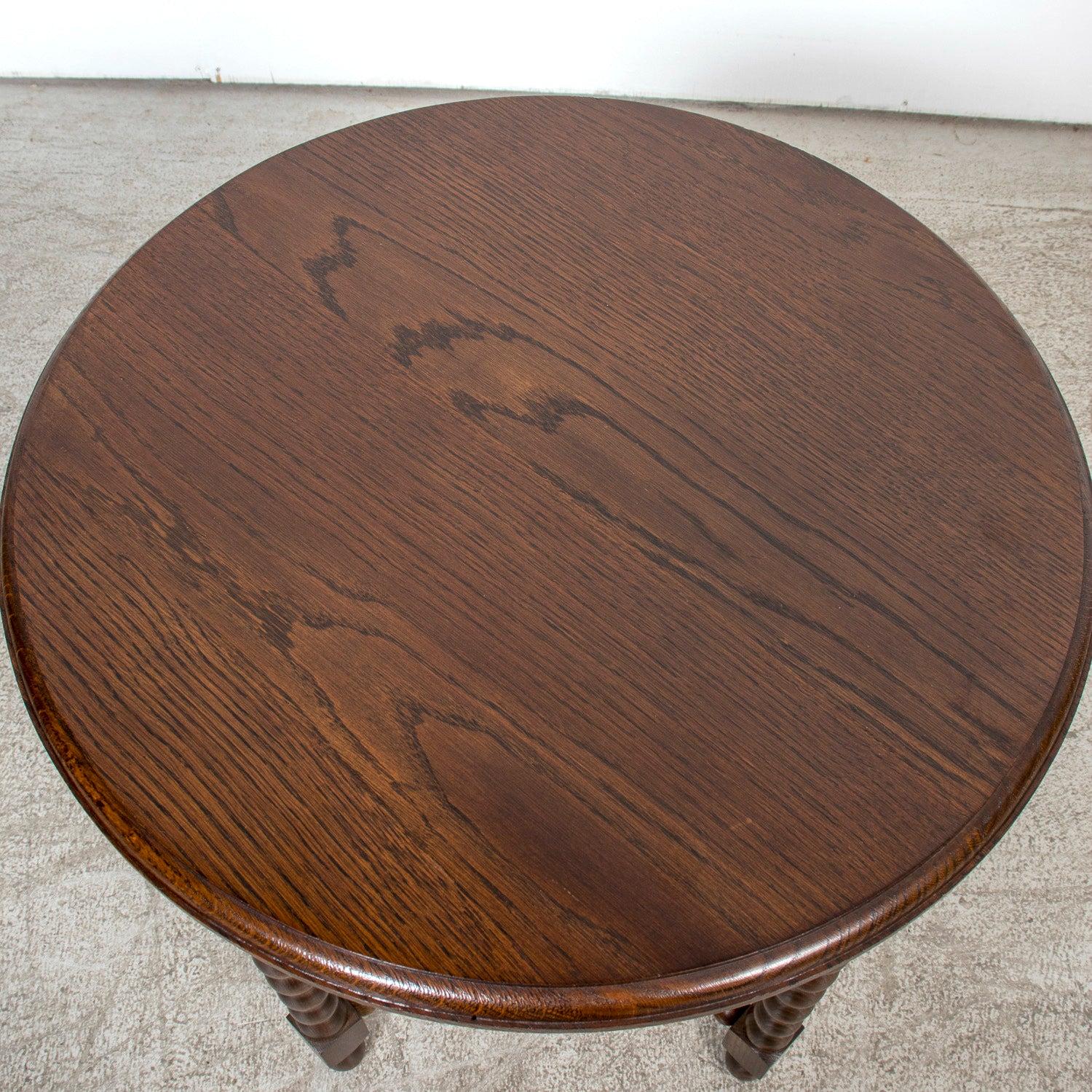 Pair of French Louis XIII Style Round Bobbin Leg Side Tables en vente 1
