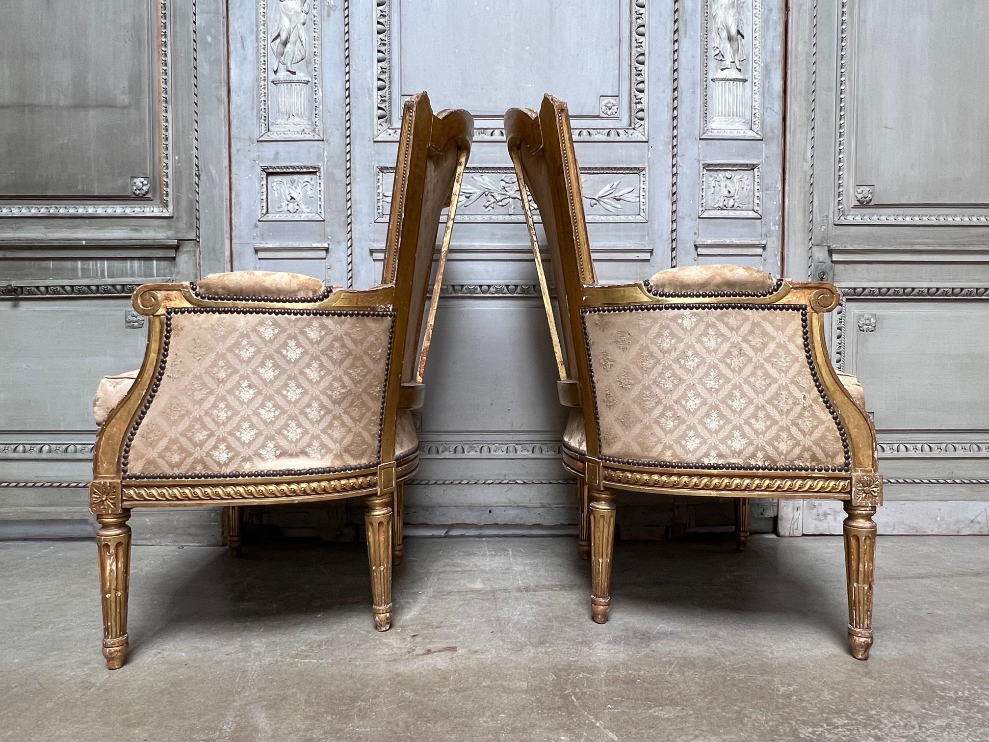 Pair of French Louis XIV Style Gilt Wood Bergeres In Good Condition For Sale In Dallas, TX