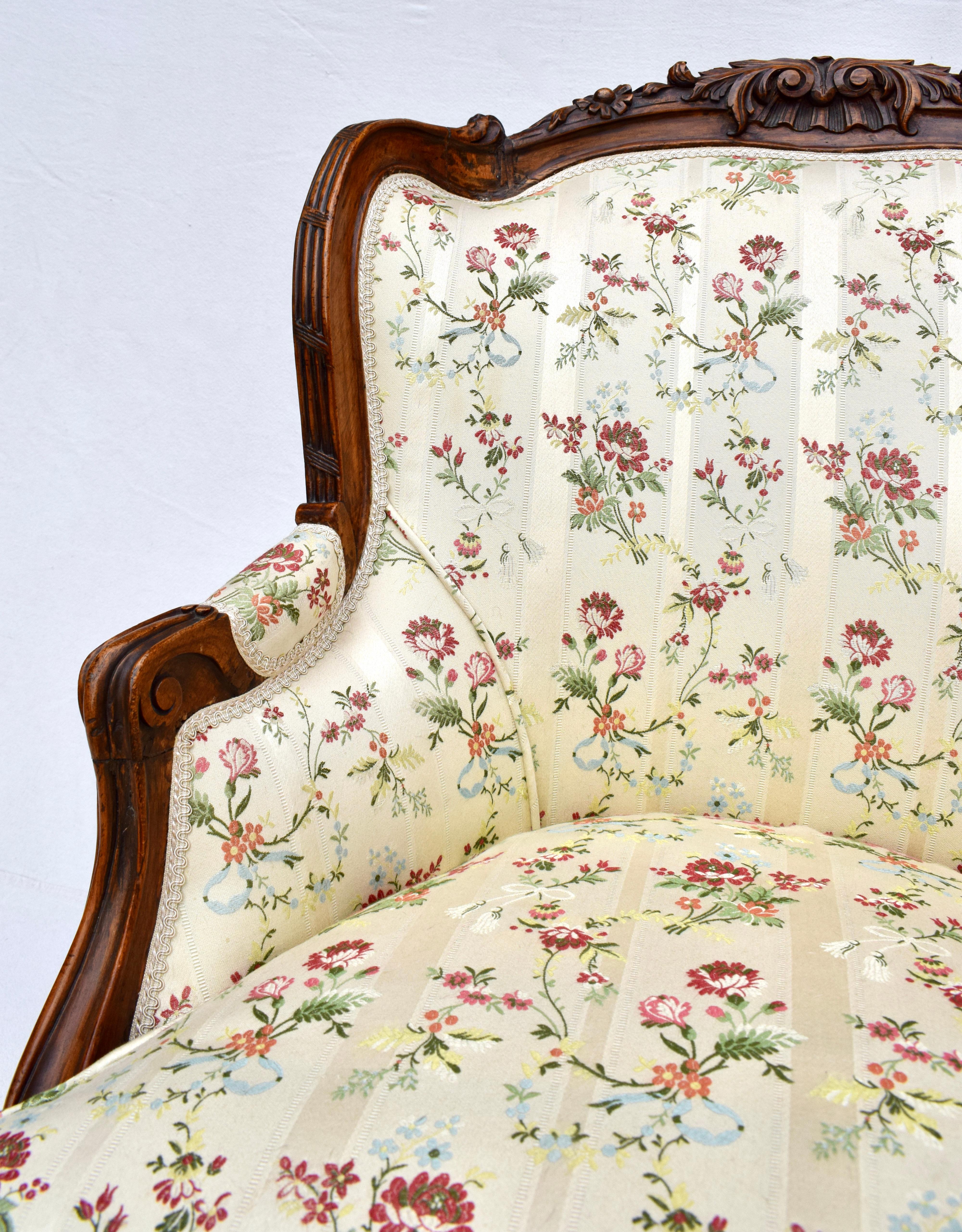 Pair of French Louis XV 19th C. Bergere Chairs For Sale 5