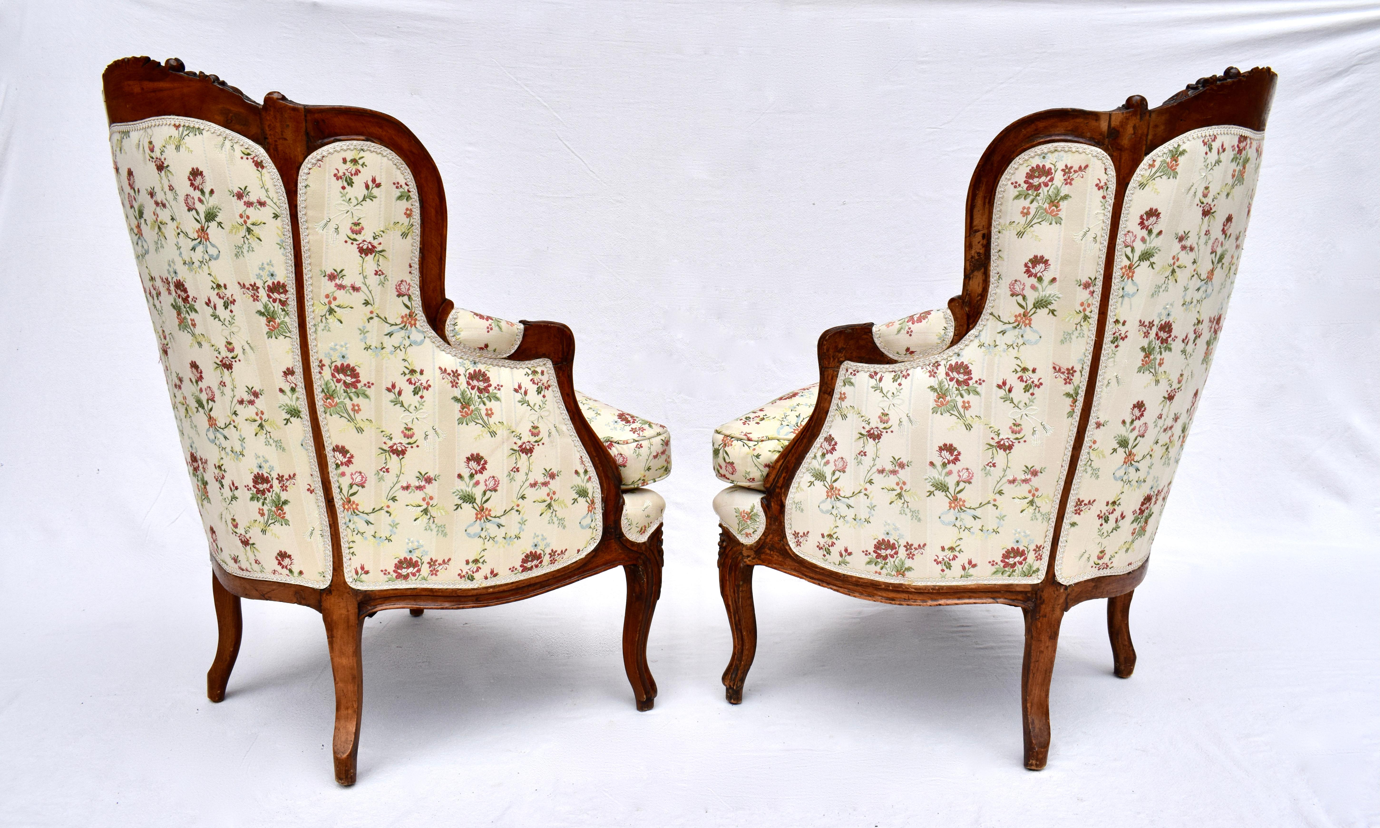 19th Century Pair of French Louis XV 19th C. Bergere Chairs For Sale