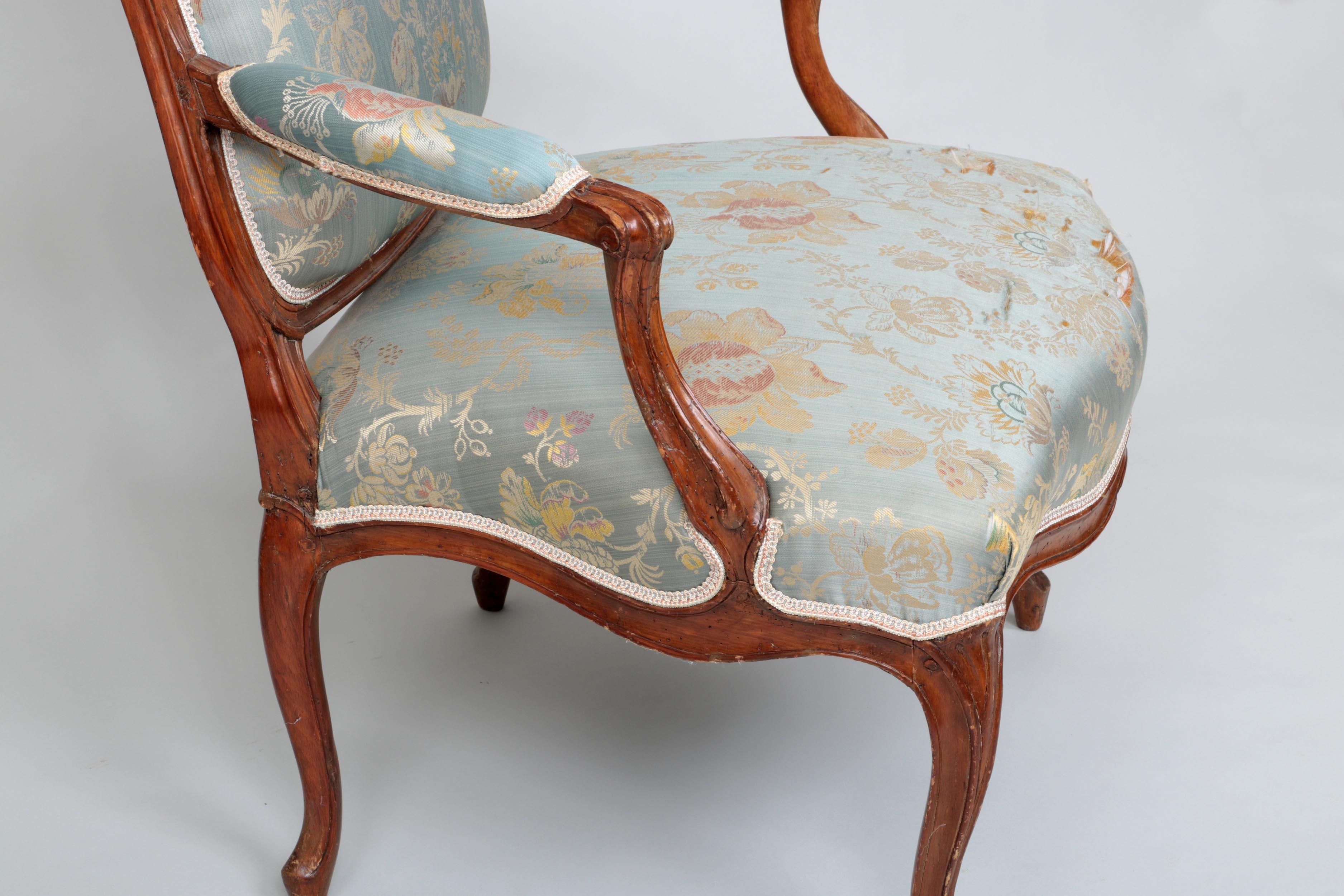 Pair of French Louis XV Armchairs, circa 1760 5