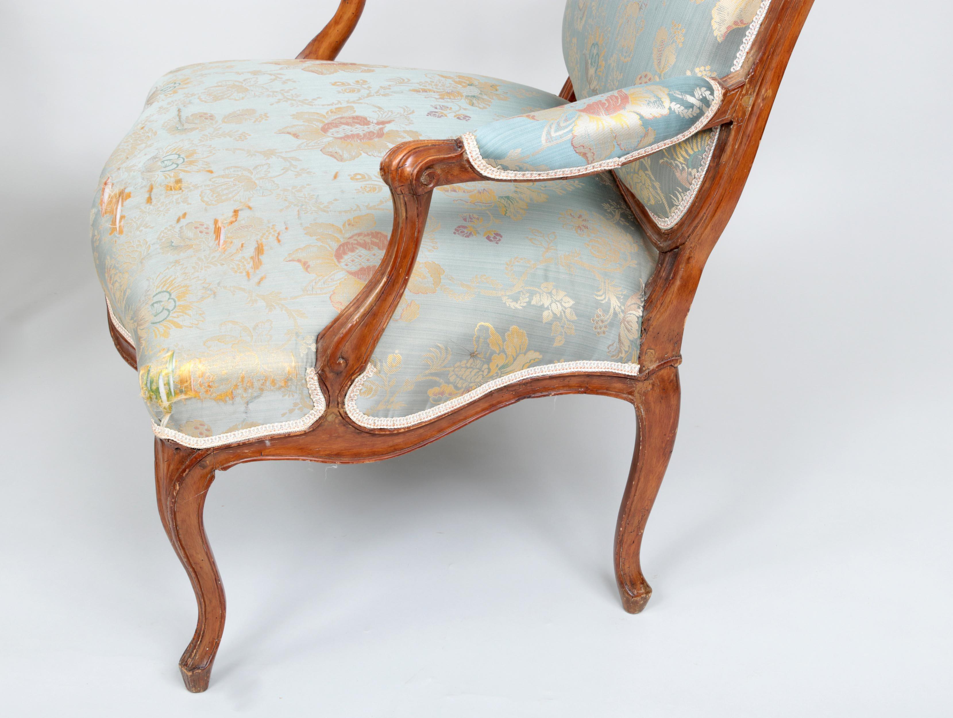 Pair of French Louis XV Armchairs, circa 1760 6
