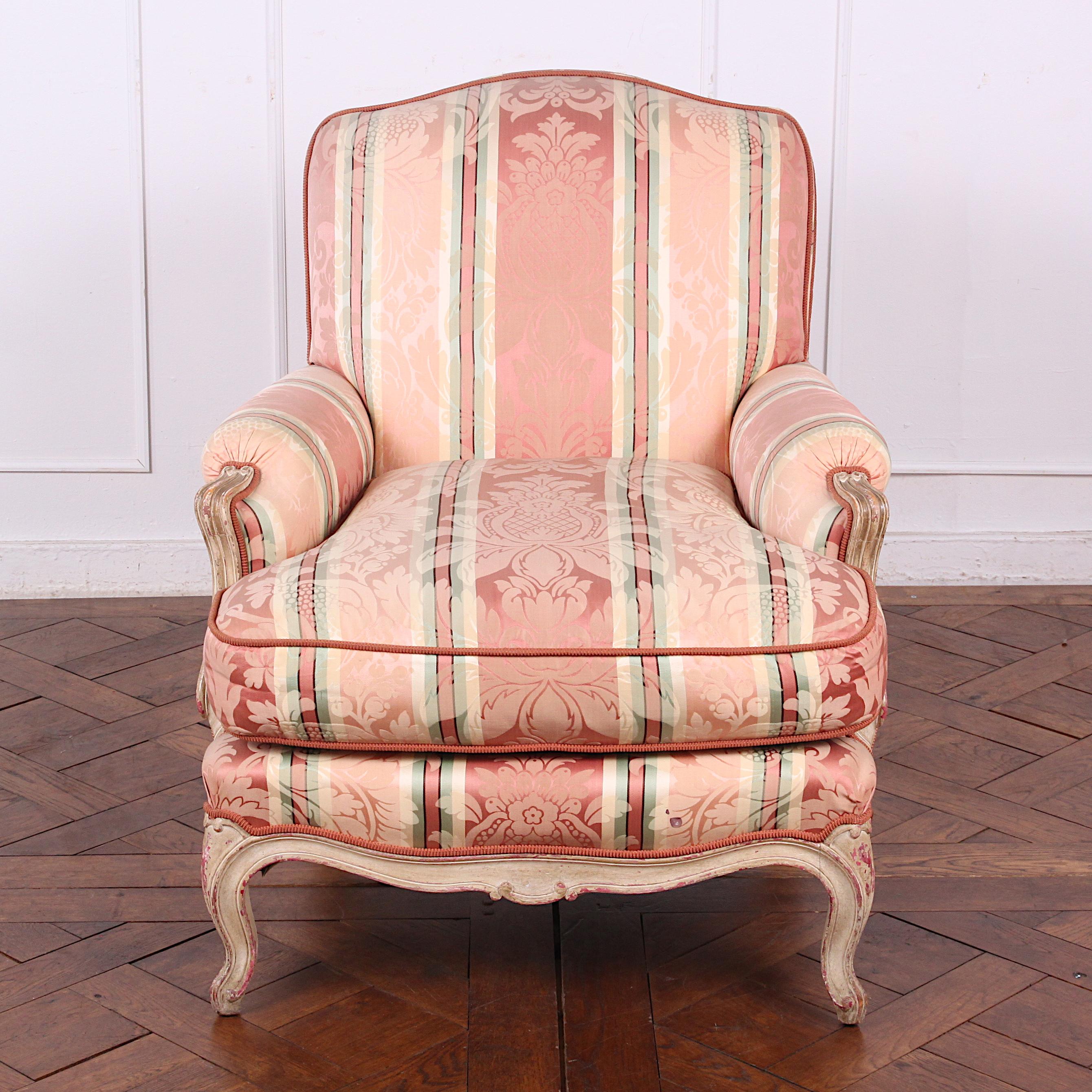 Pair of French Louis XV Carved and Painted Armchairs In Good Condition In Vancouver, British Columbia