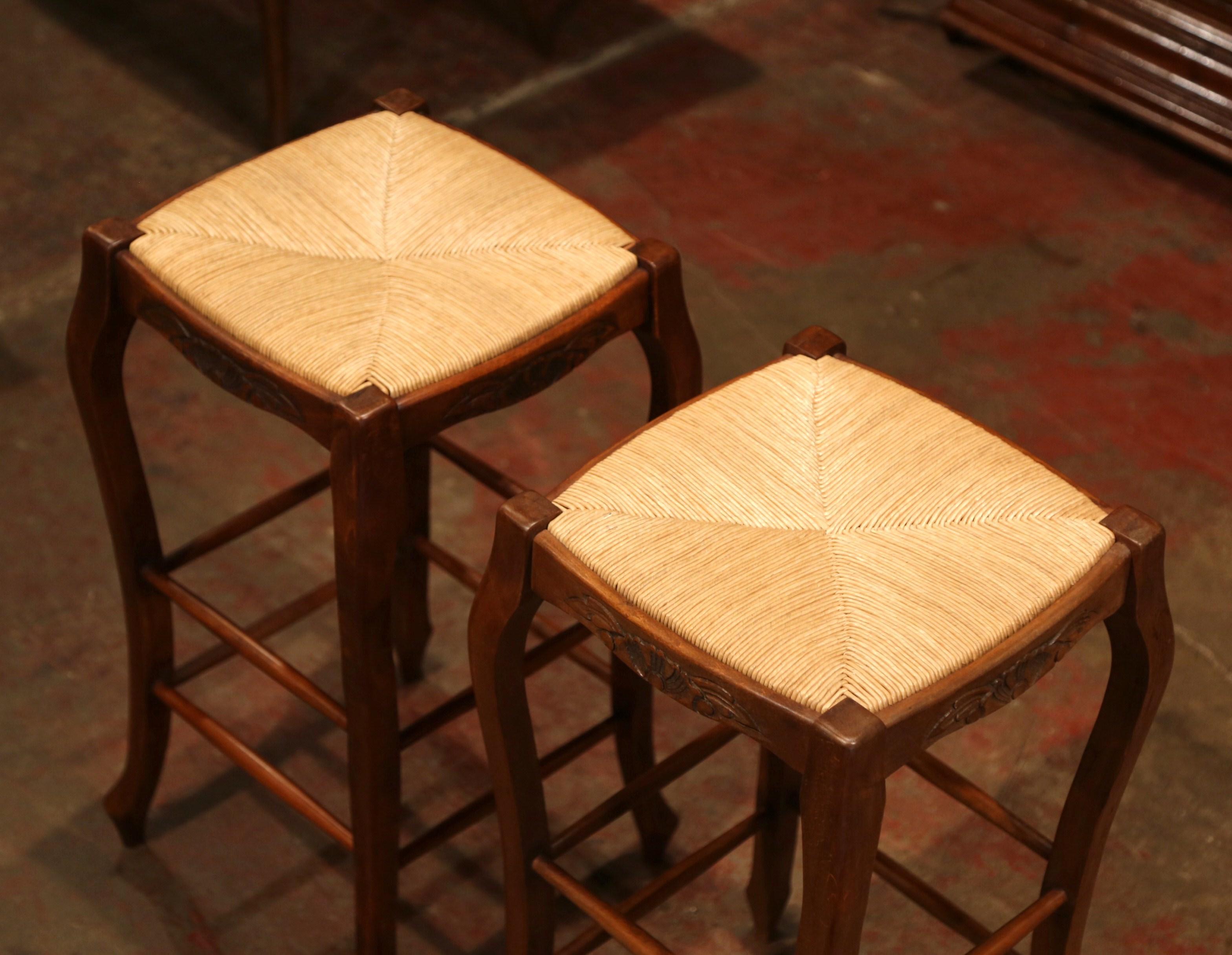 Pair of French Louis XV Carved Beech Wood Bar Stools with Rush Seat In Excellent Condition In Dallas, TX