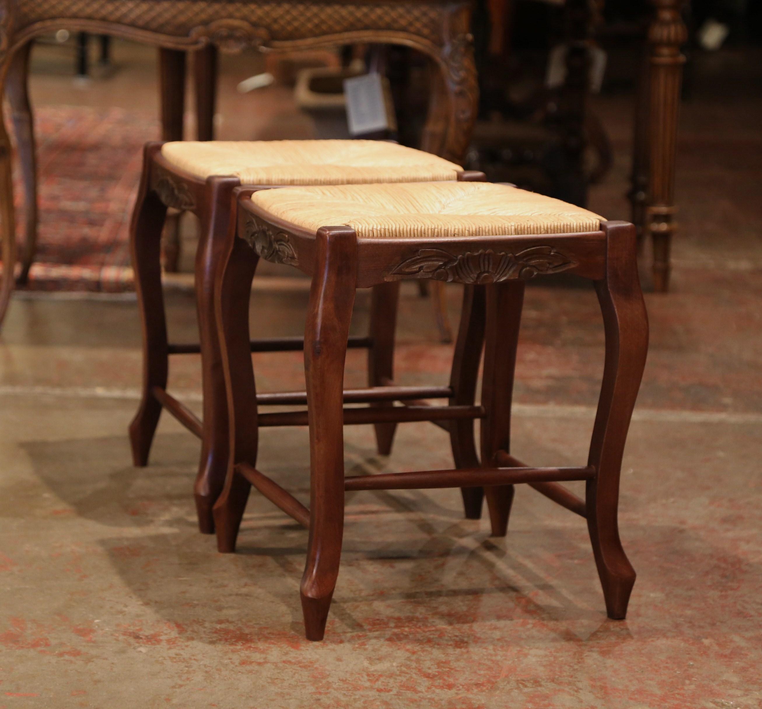 Pair of French Louis XV Carved Beech Wood Stools with Rush Seat In Excellent Condition In Dallas, TX