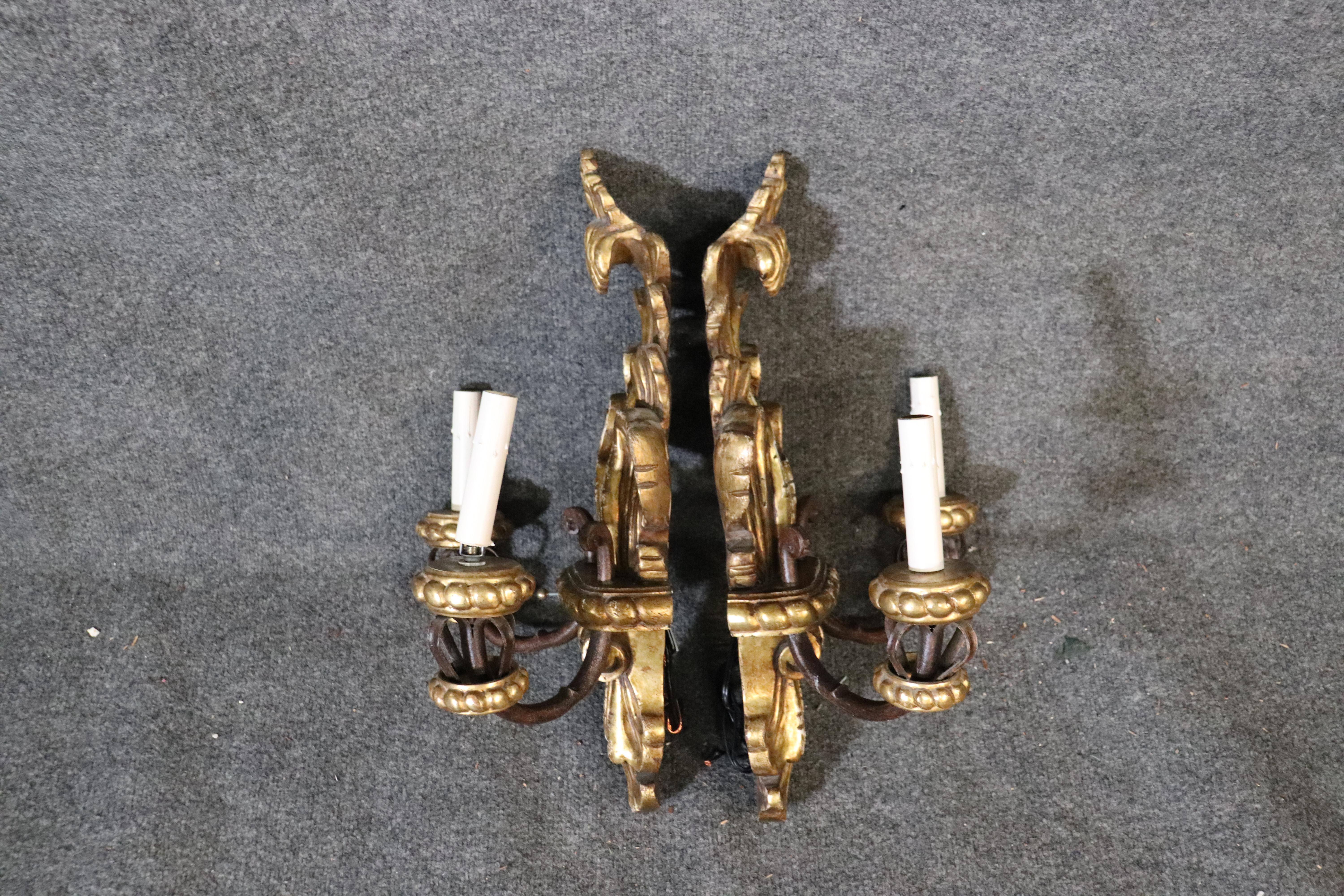 Pair of French Louis XV Gilded Carved Wood Sconces For Sale 1
