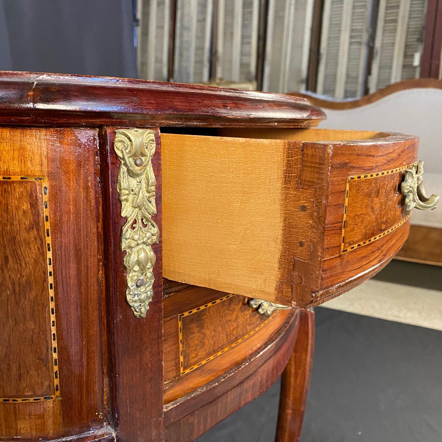 Pair of French Louis XV Inlaid Marquetry Side Tables or Night Stands For Sale 4