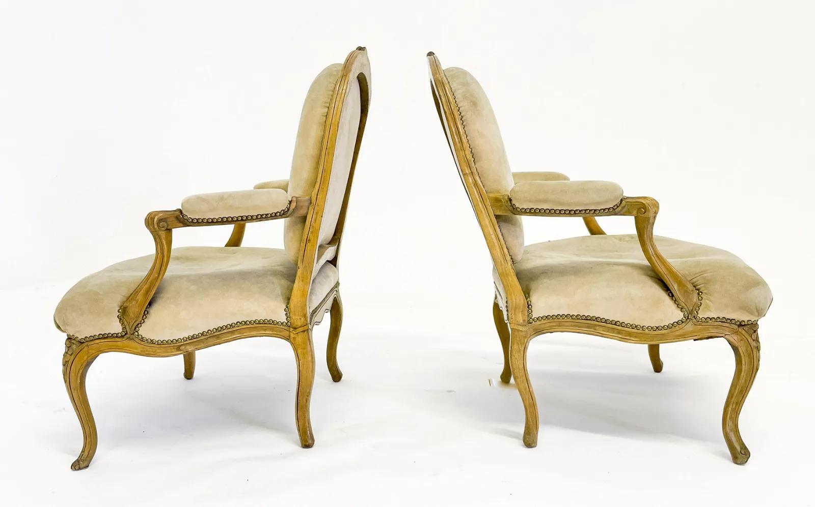 Pair of French Louis XV Period Fauteuils, Circa 1760 In Good Condition In Doylestown, PA