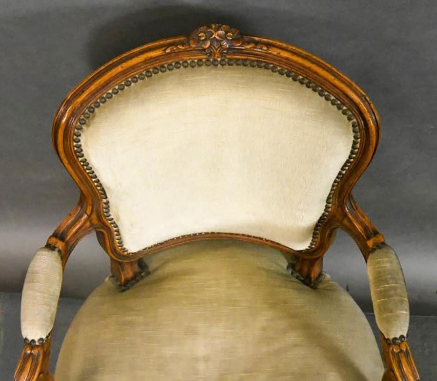 Wood Pair of French Louis XV Refined Fauteuils For Sale