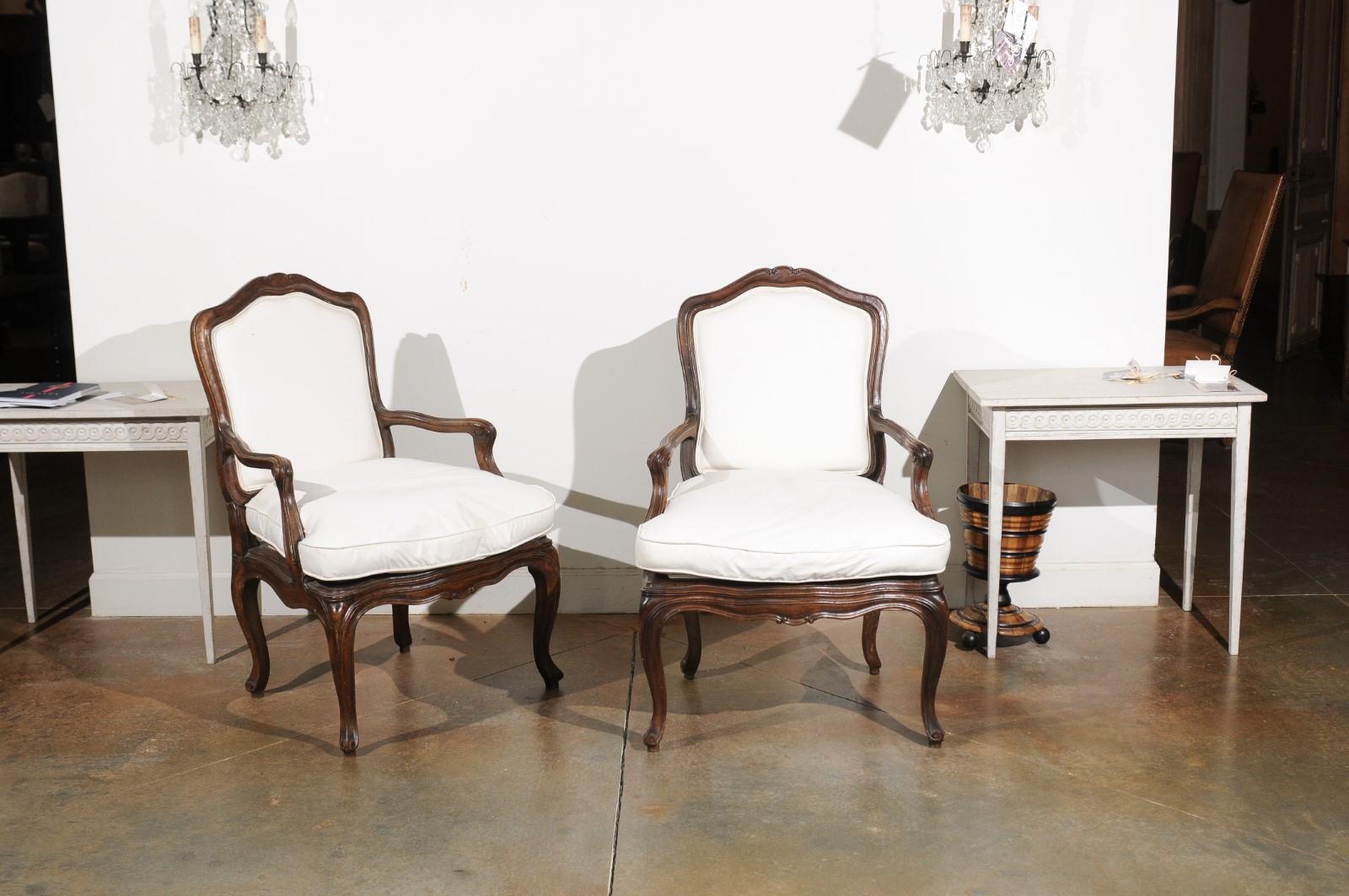 Pair of French Louis XV Style 1820s Walnut Fauteuils with New Upholstery In Good Condition In Atlanta, GA