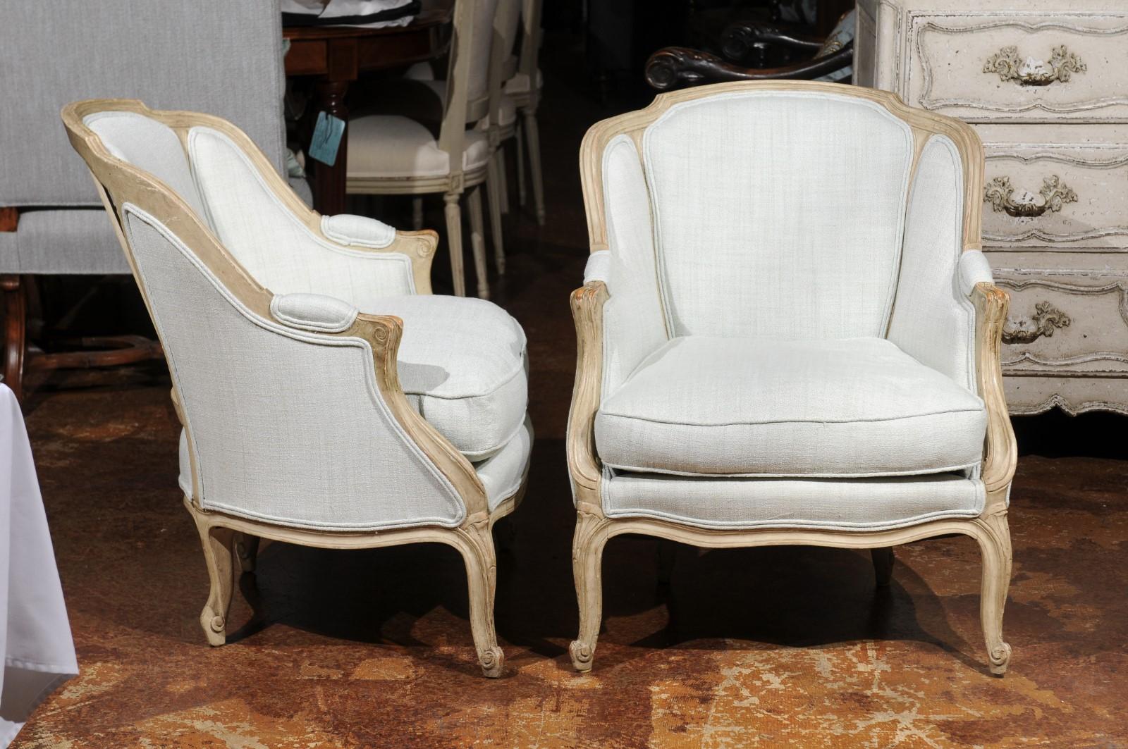 19th Century Pair of French Louis XV Style 1880s Bergères Chairs with Wraparound Backs