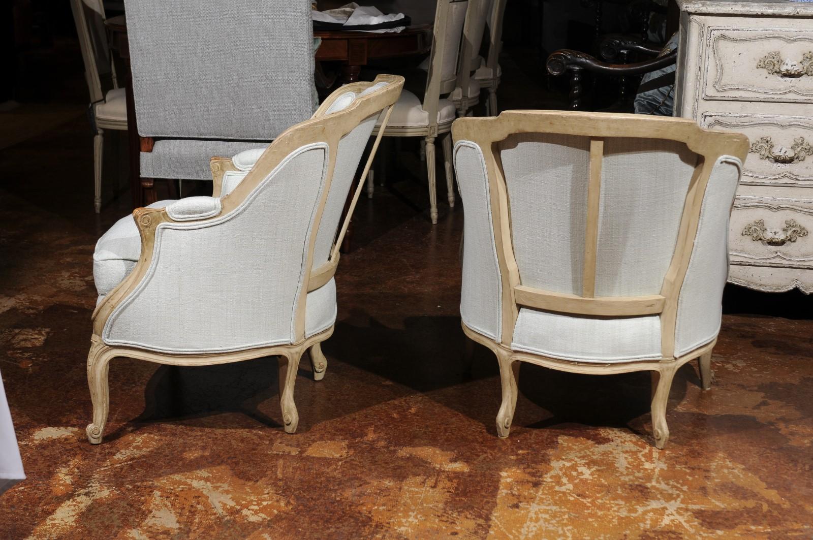 Pair of French Louis XV Style 1880s Bergères Chairs with Wraparound Backs 1