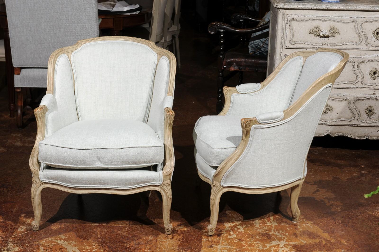Pair of French Louis XV Style 1880s Bergères Chairs with Wraparound Backs 3