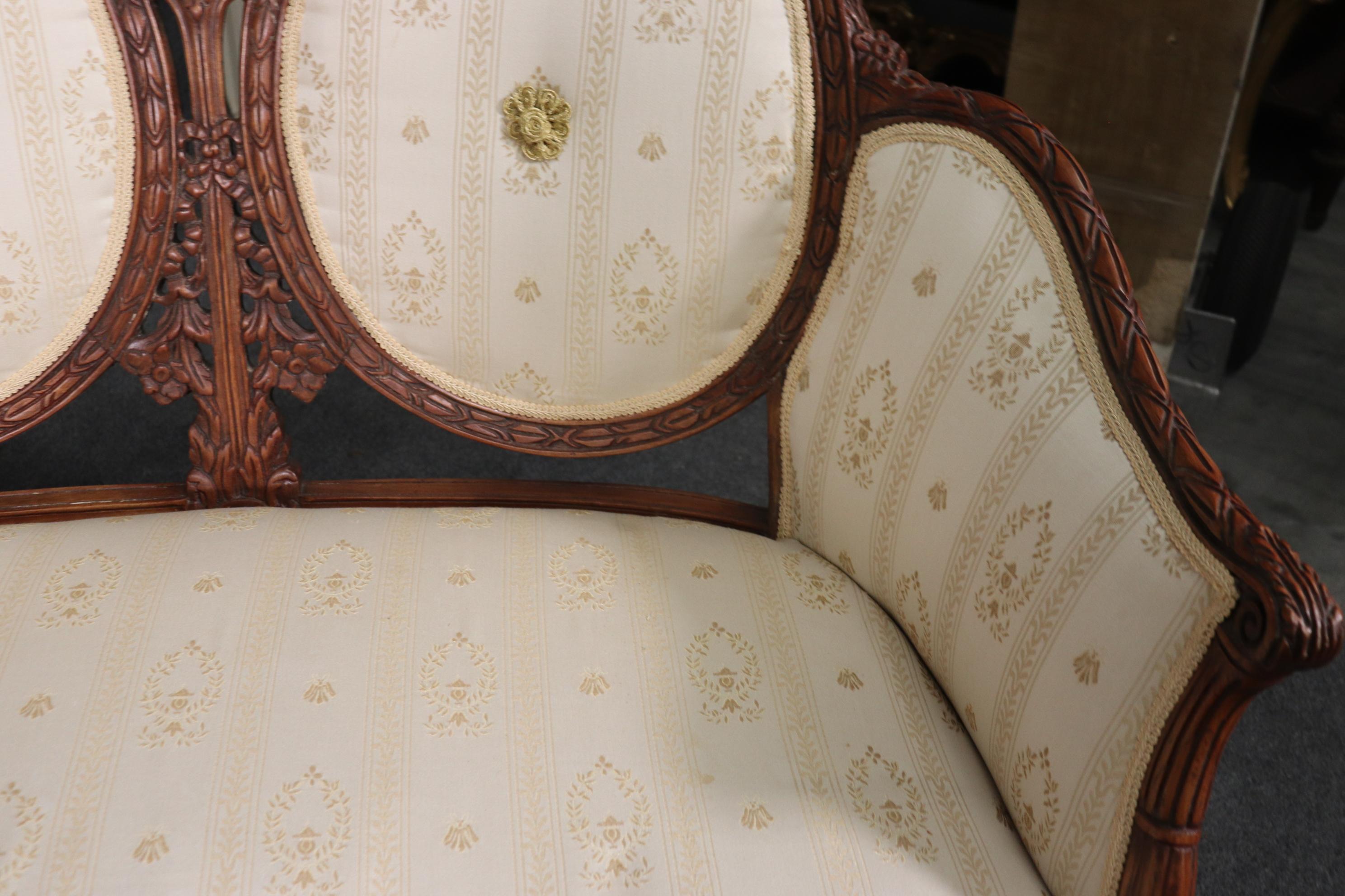 Walnut Pair of French Louis XV Style 1920s Era Oval Back Settees 