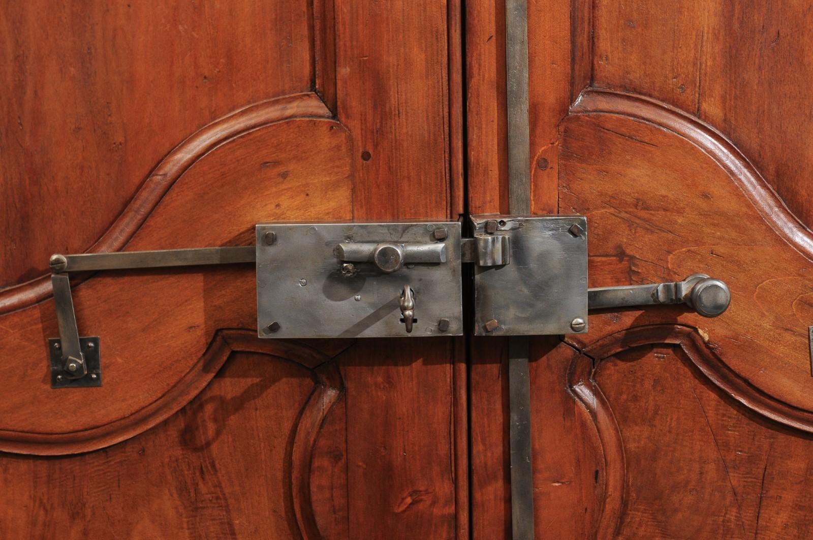 Pair of French Louis XV Style 19th Century Doors in Alder Wood with Custom Frame 4