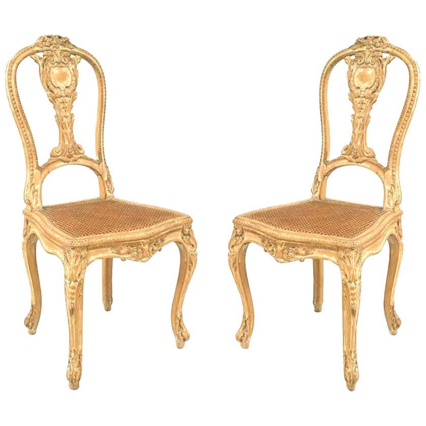 Paire de chaises d'appoint françaises de style Louis XV du XIXe siècle, rayées et dénudées