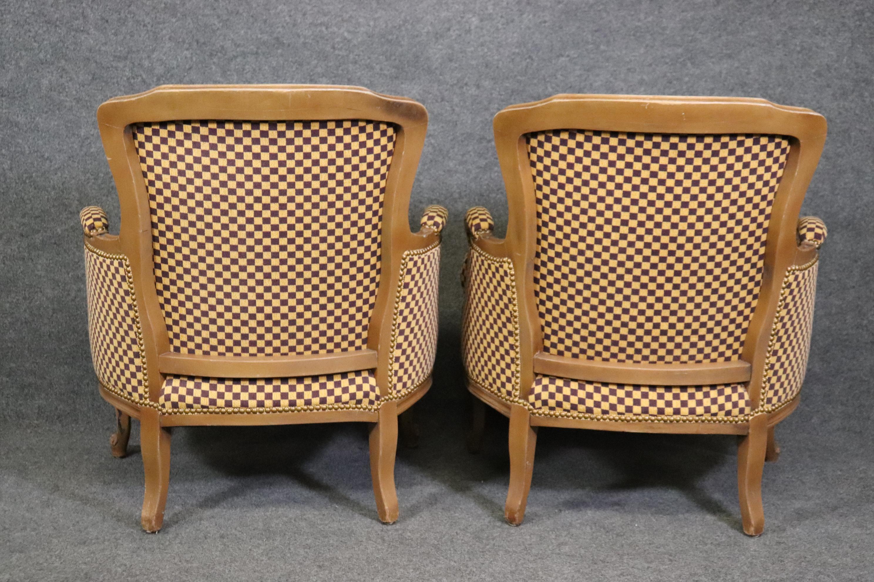 Pair of French Louis XV Style Bereger Chairs, circa 1960 In Good Condition In Swedesboro, NJ