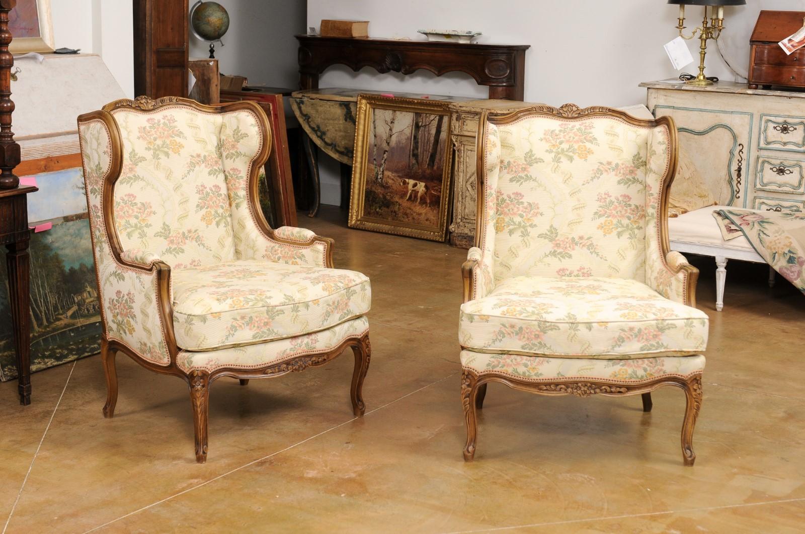 Pair of French Louis XV Style Bergères À Oreilles with Carved Floral Décor In Good Condition For Sale In Atlanta, GA