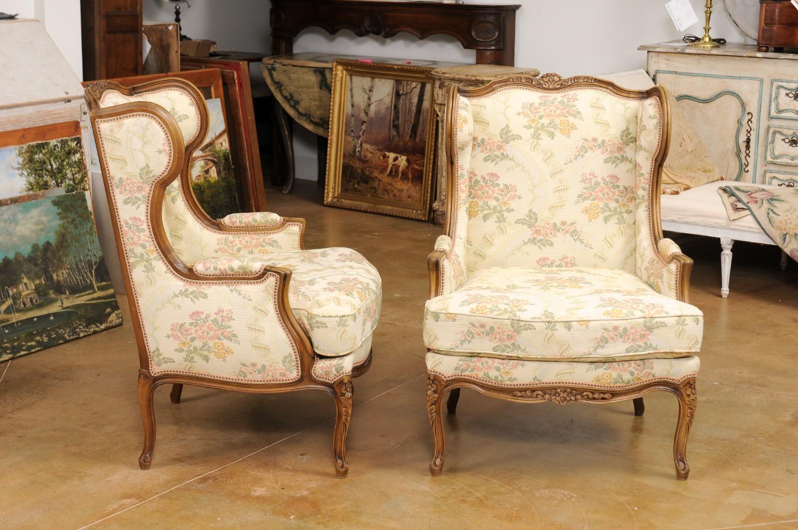 Pair of French Louis XV Style Bergères À Oreilles with Carved Floral Décor For Sale 1