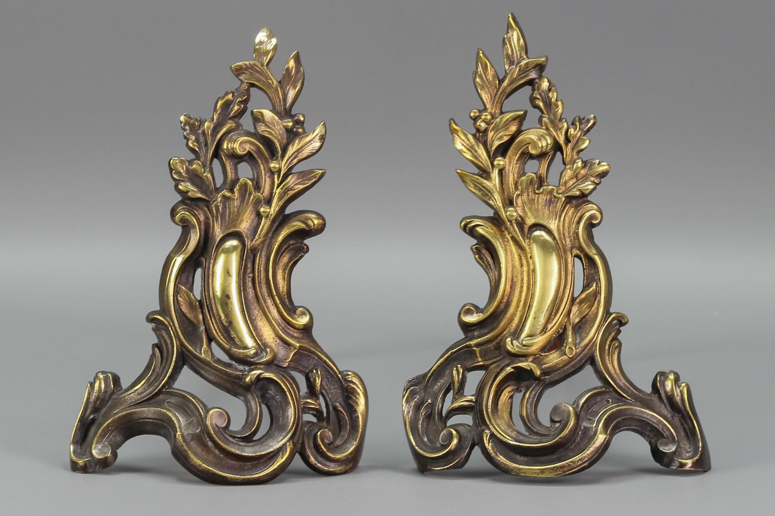 Paar französische Feuerböcke aus Bronze und Eisen im Louis-XV-Stil im Angebot 14