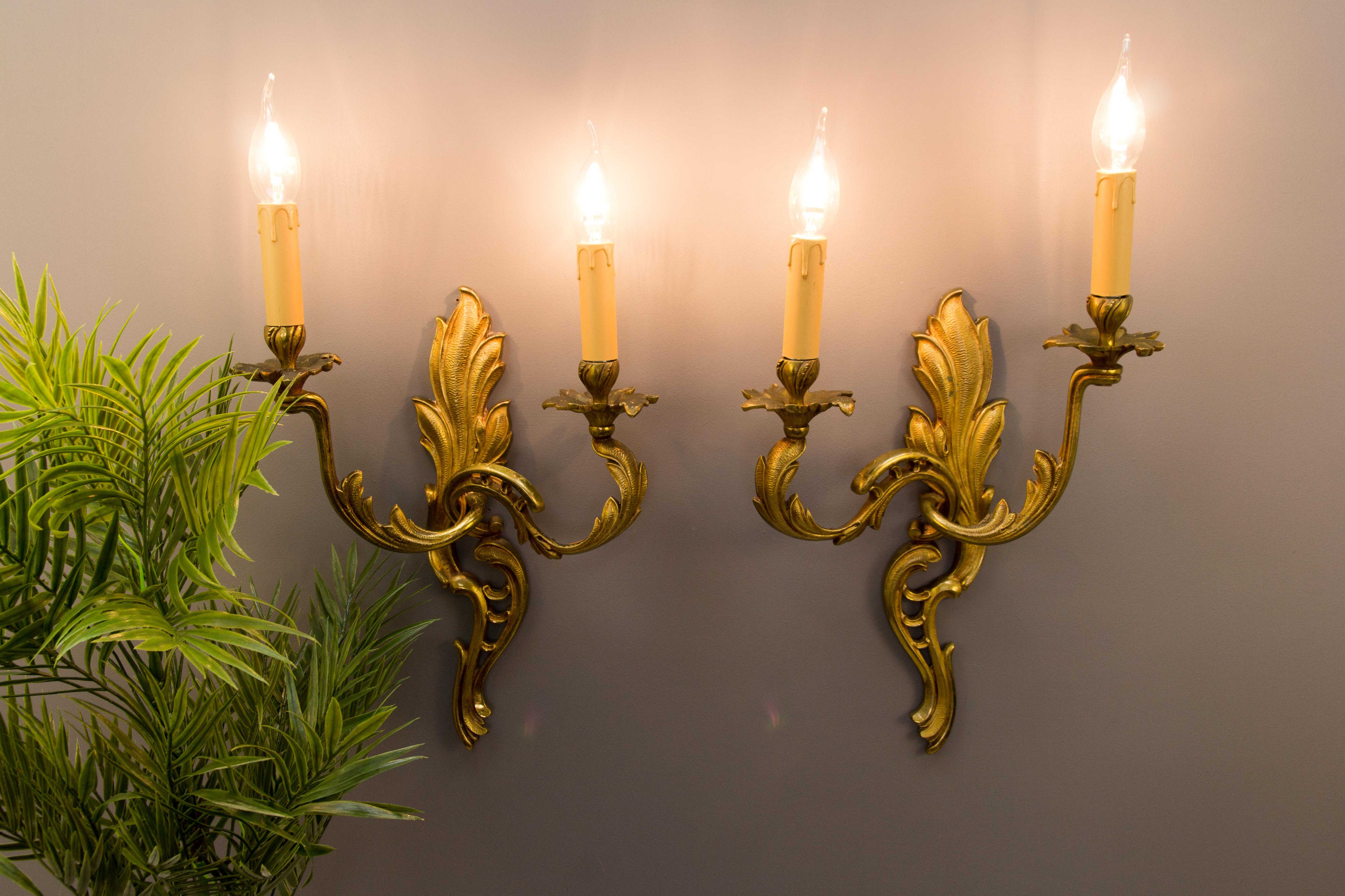 Pair of French Louis XV Style Two-Light Bronze Sconces In Good Condition For Sale In Barntrup, DE