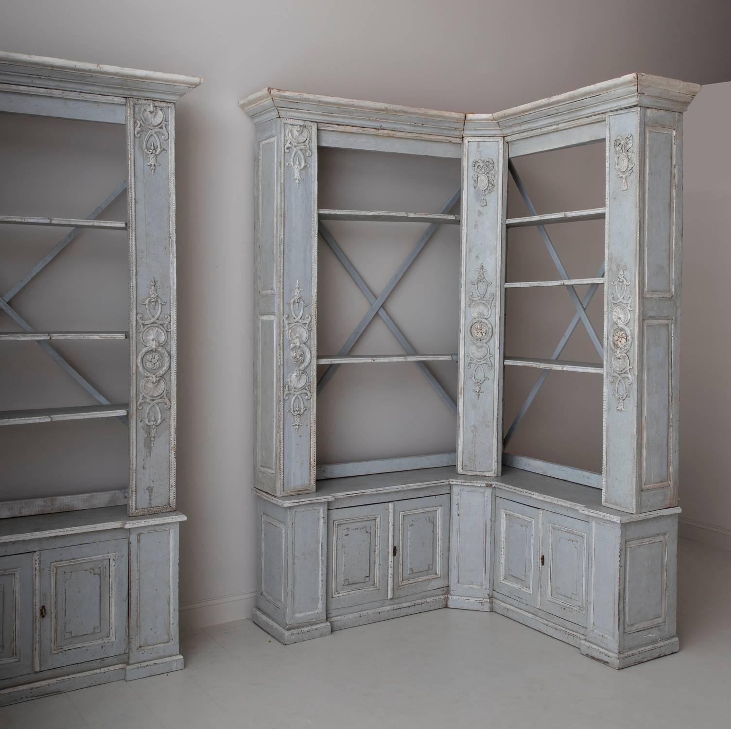 Pair of French Louis XV Style Corner Bookcases In Good Condition In Wichita, KS