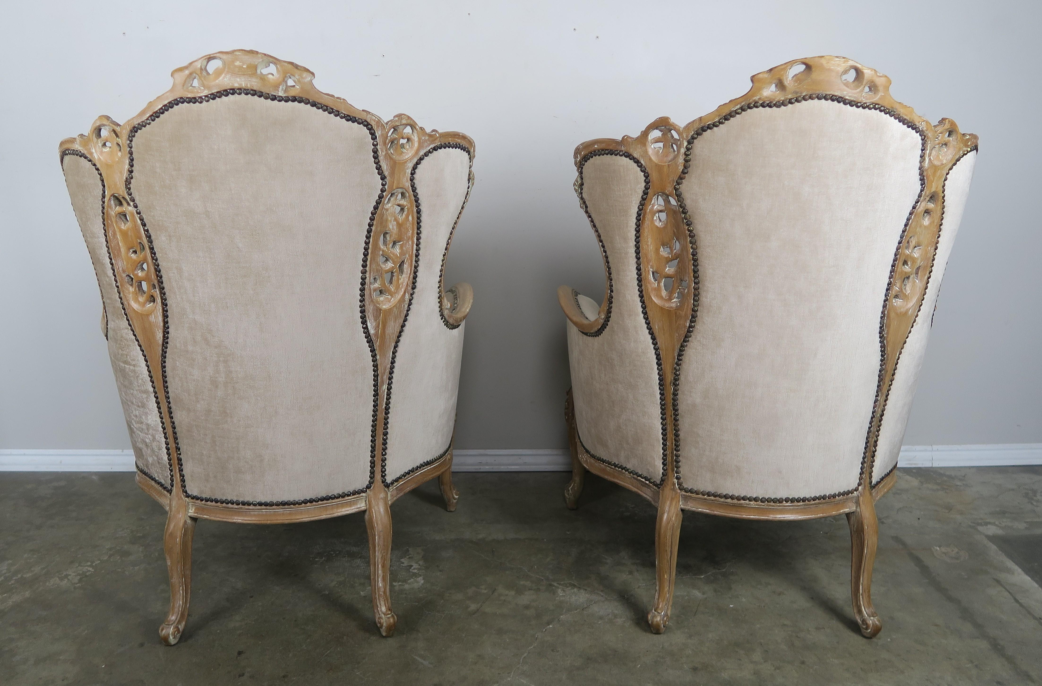 Pair of French Louis XV Style Cream Velvet Upholstered Bergeres, circa 1930s 1